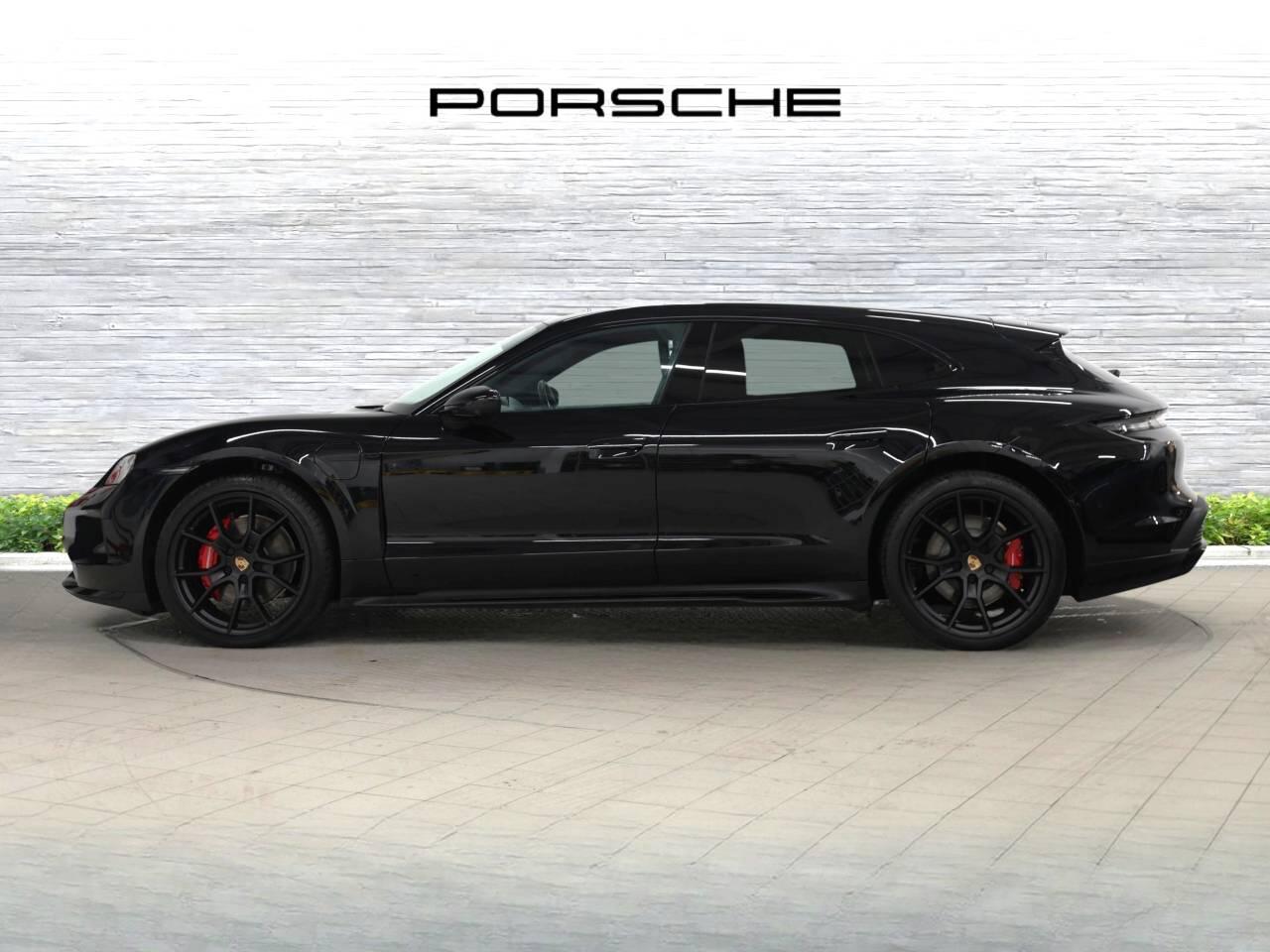 Porsche Taycan view 7