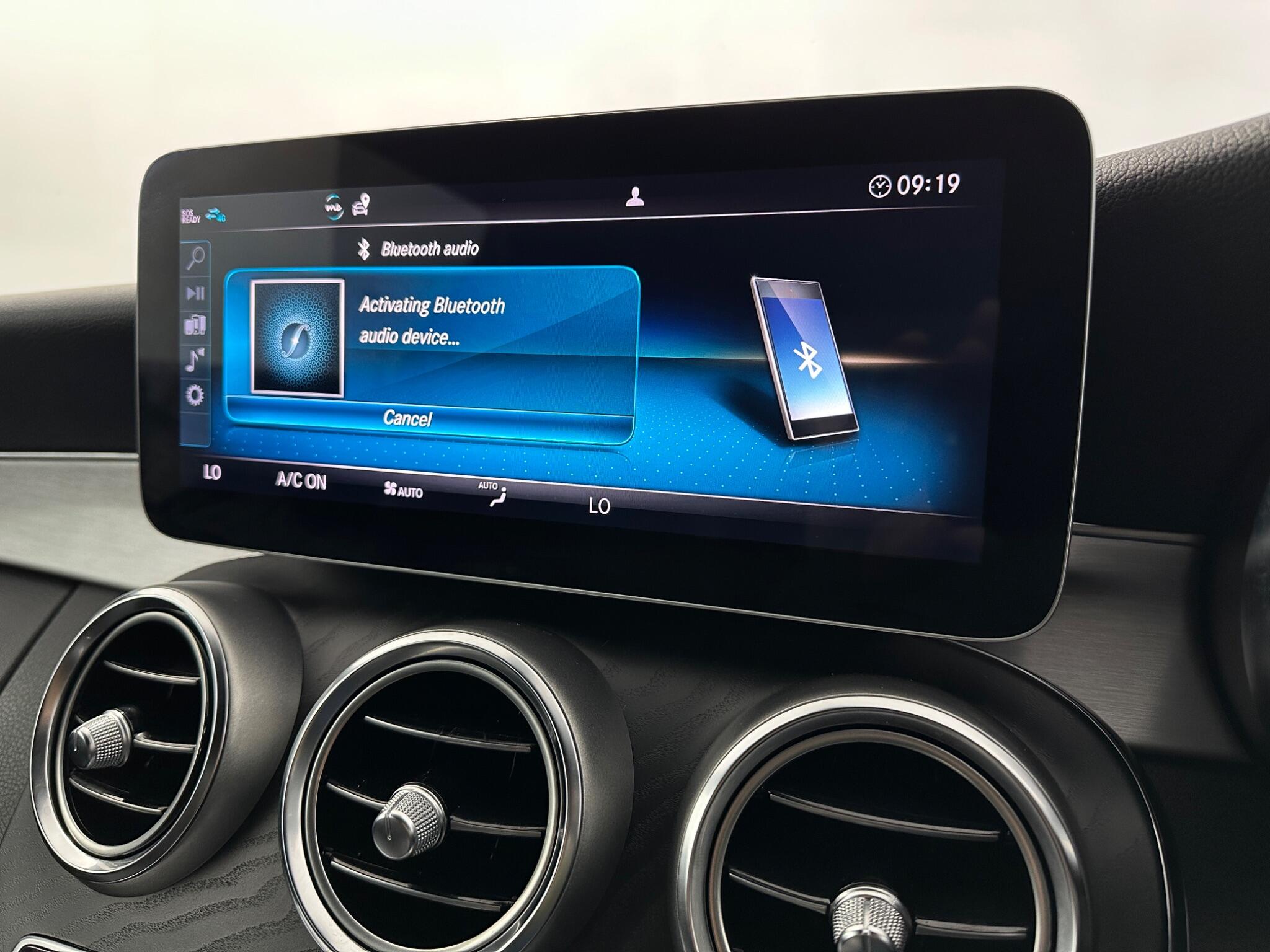 Mercedes-Benz C-Class view 26