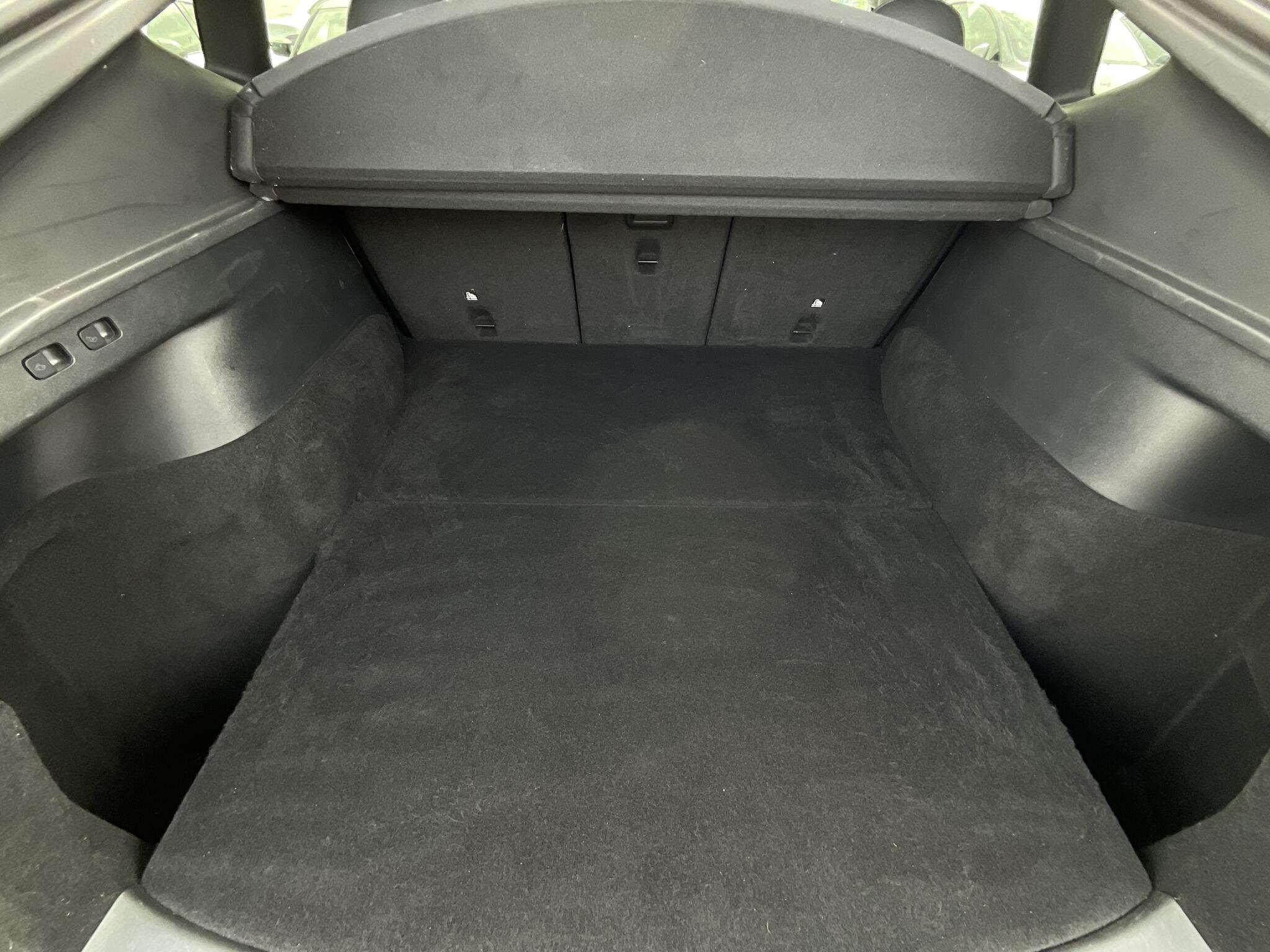 Tesla Model Y view 29