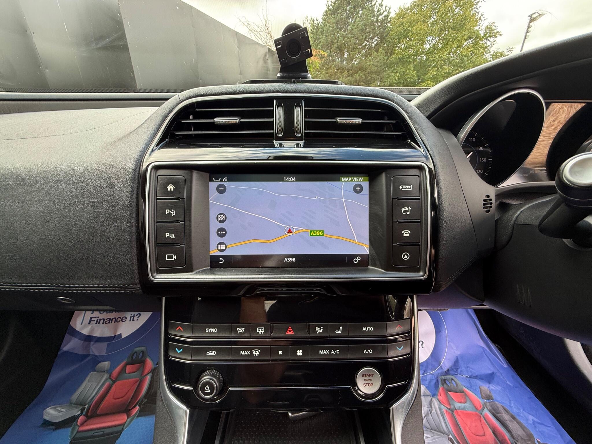 Jaguar Xe view 33