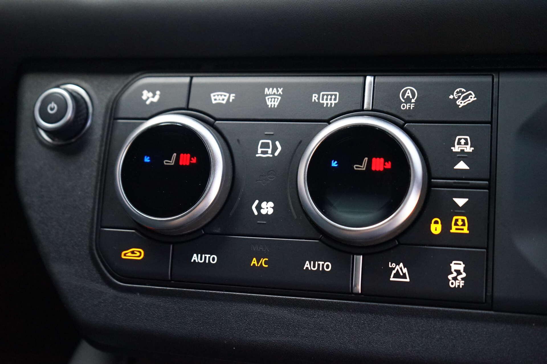 Land Rover Defender view 30