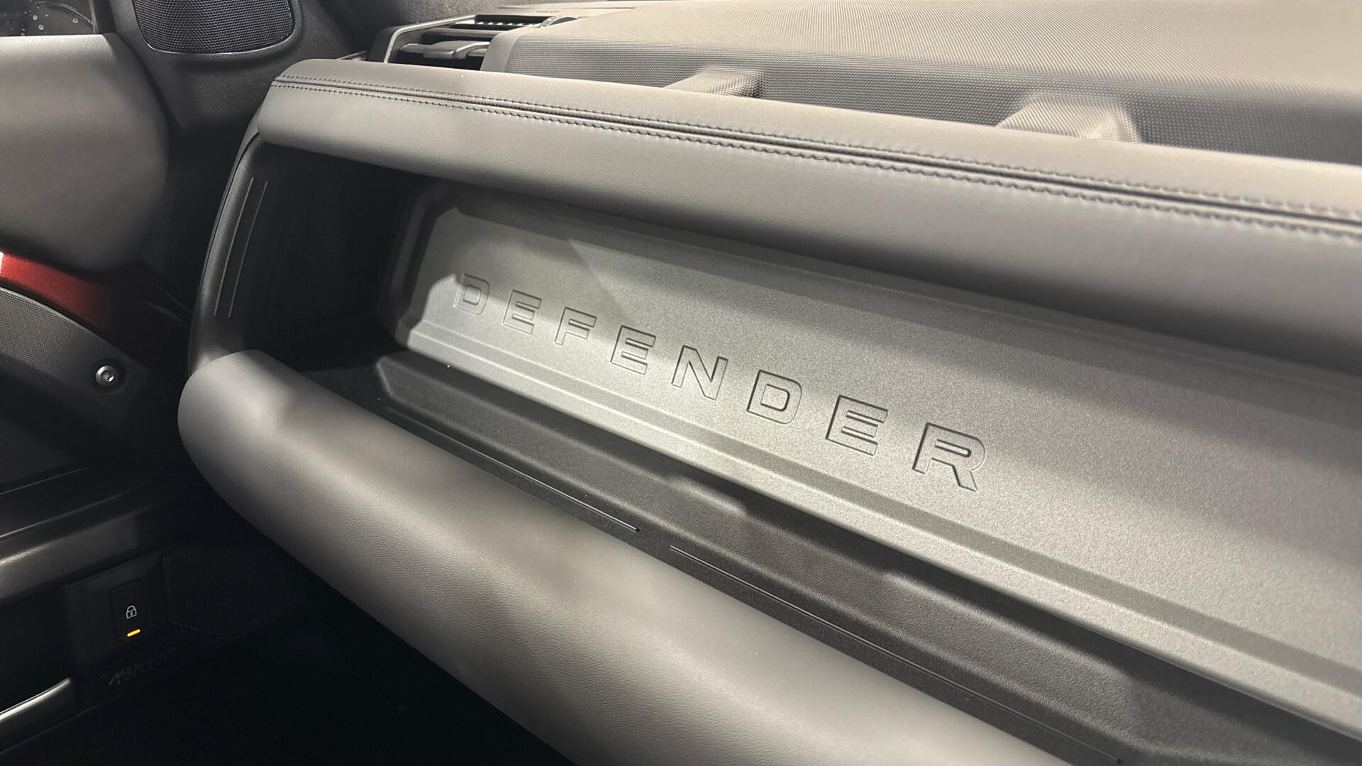Land Rover Defender view 50