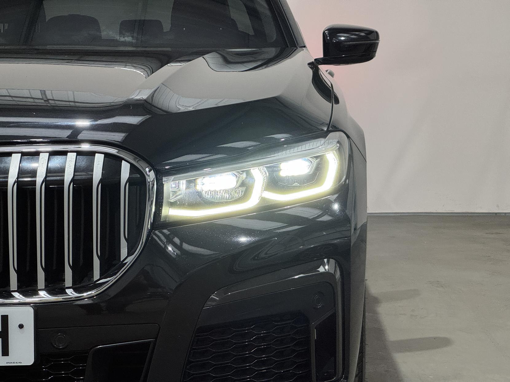 BMW 7 Series view 6