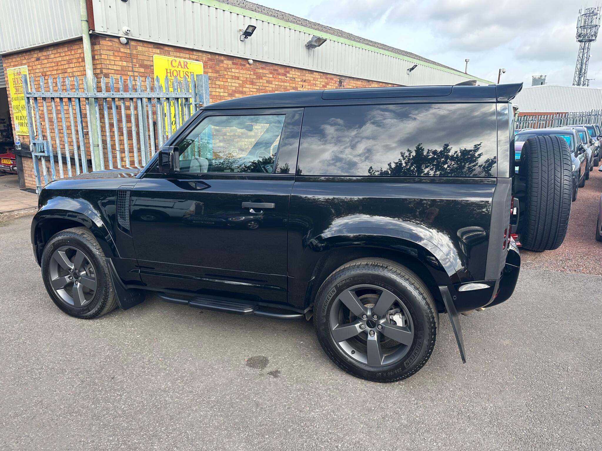Land Rover Defender view 4