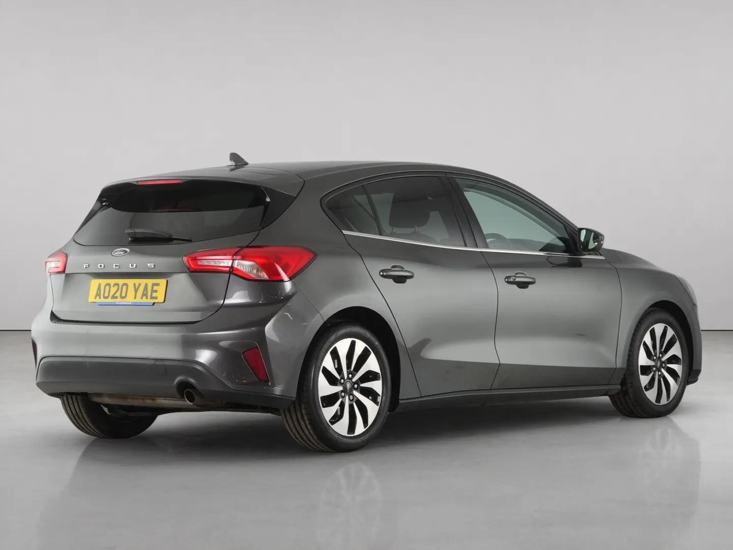 Ford Focus view 11