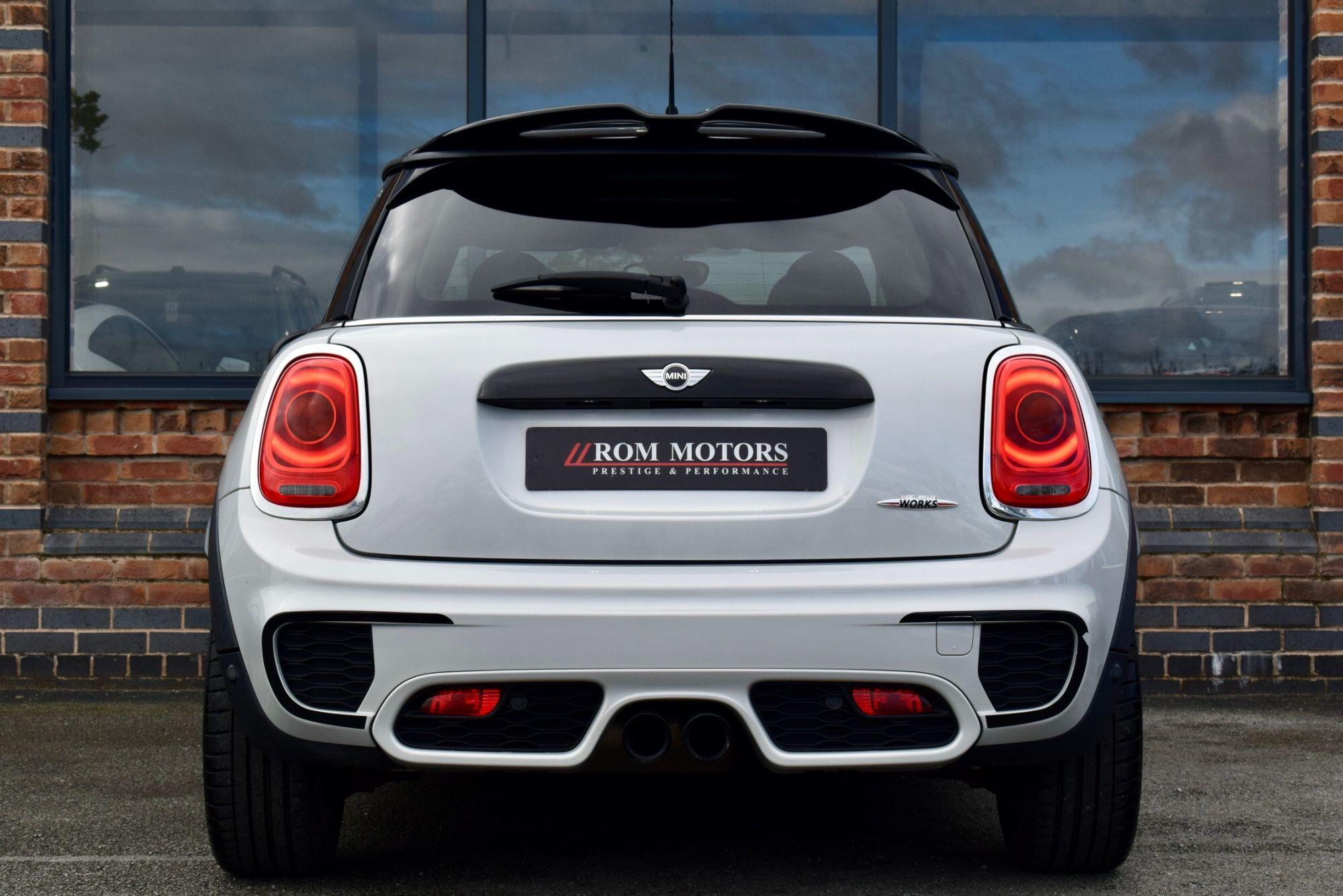Mini Hatch view 46