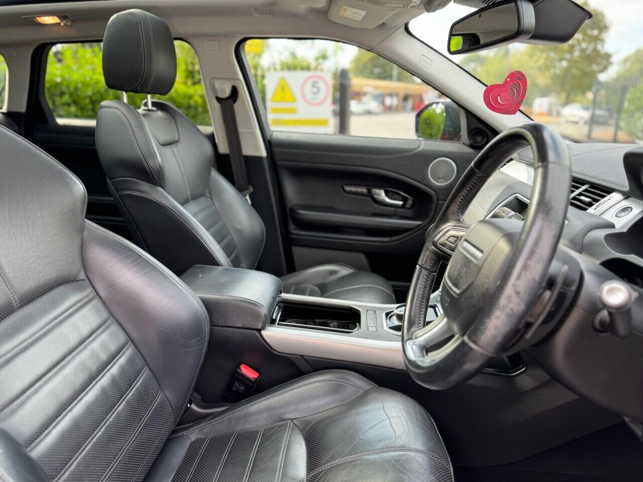 Land Rover Range Rover Evoque view 22