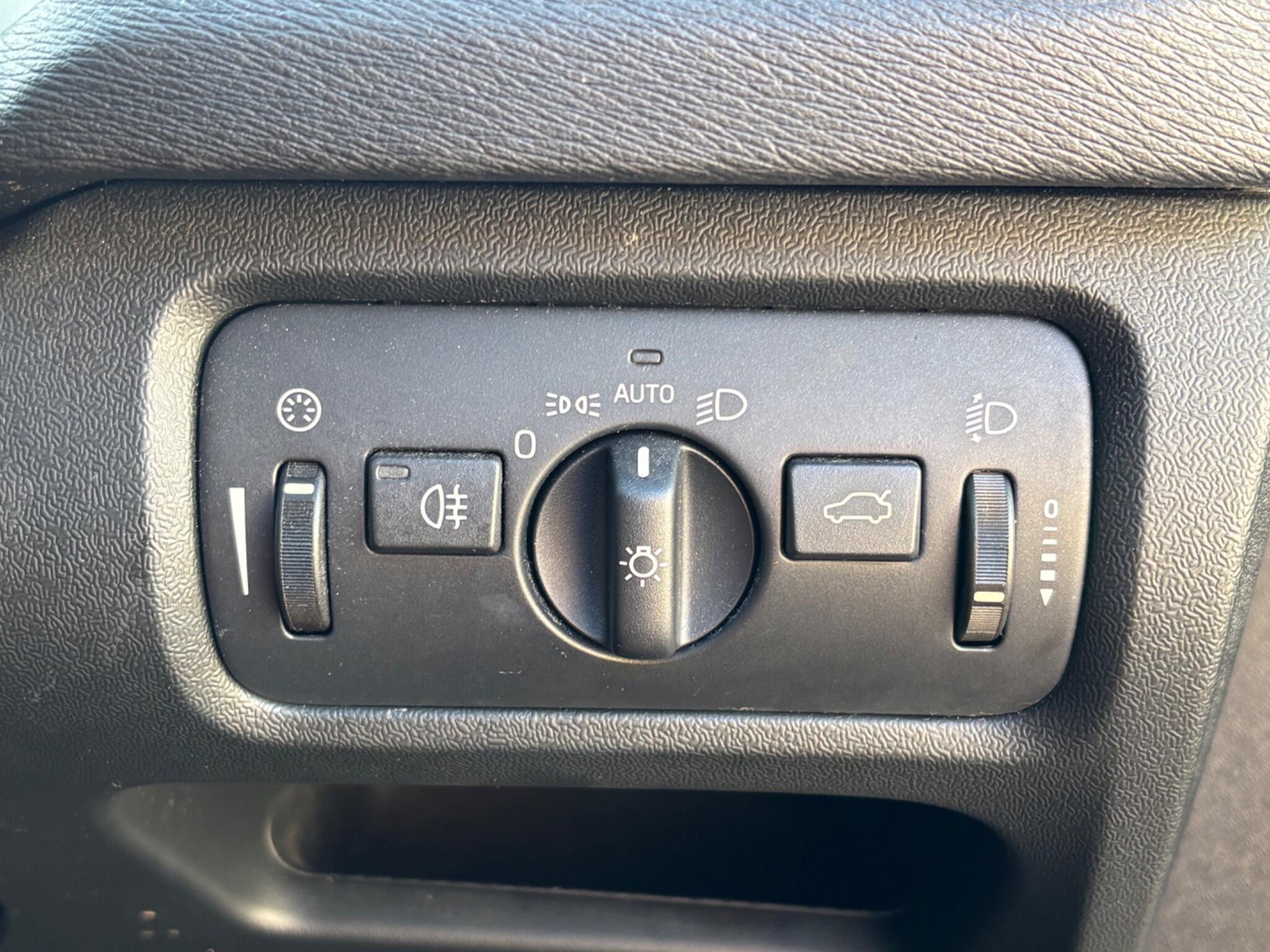 Volvo V40 view 38
