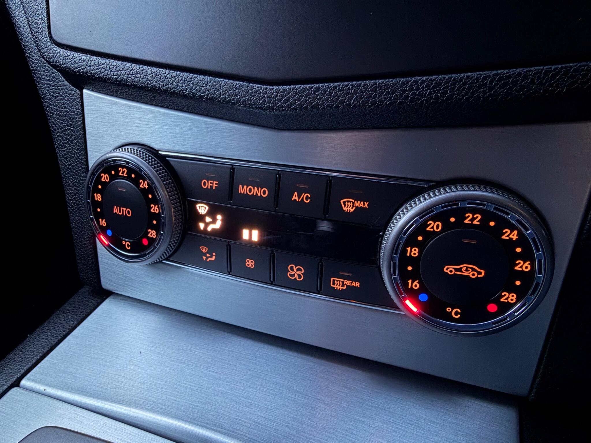 Mercedes-Benz C-Class view 22
