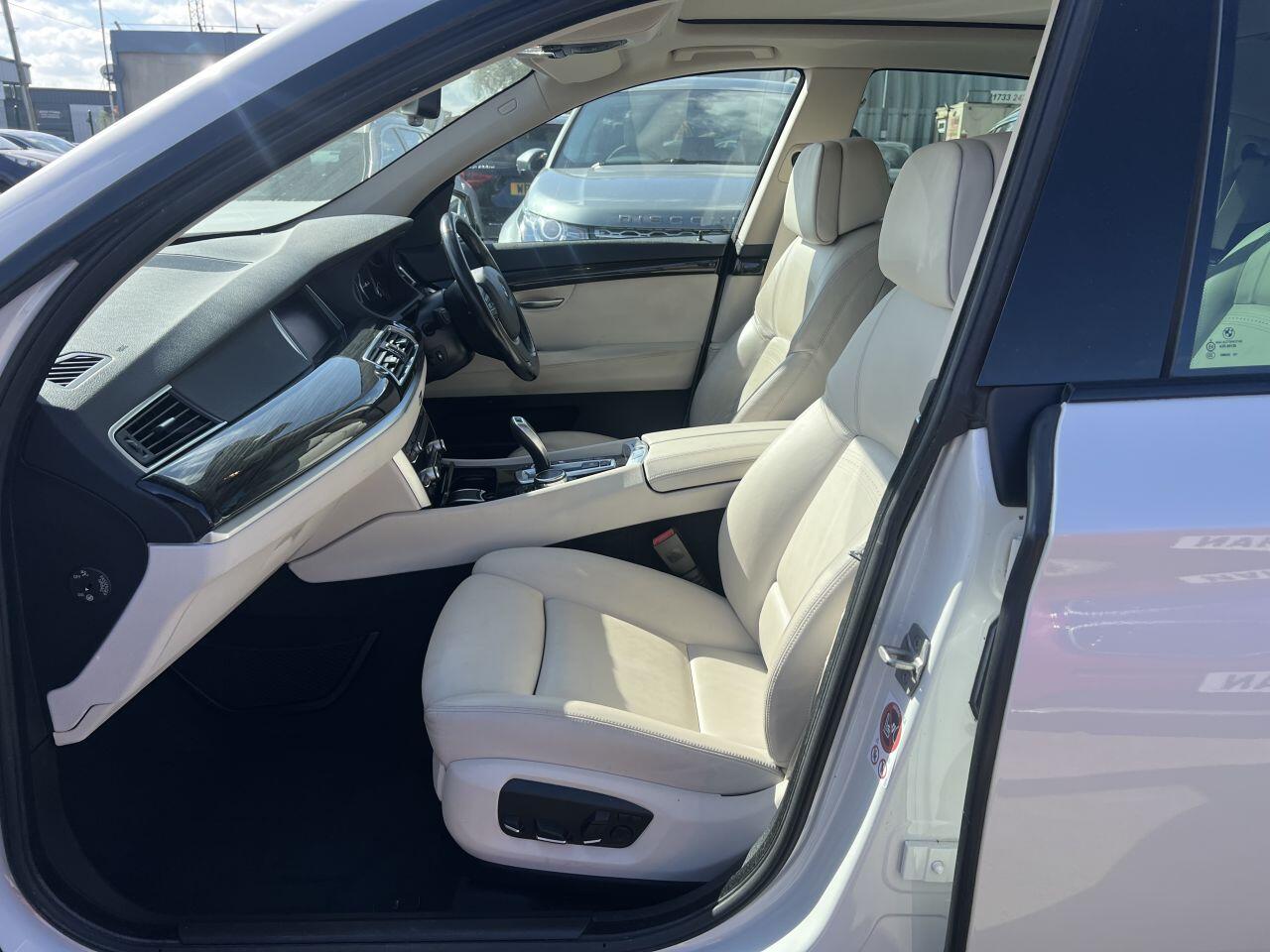 BMW 5 Series view 27