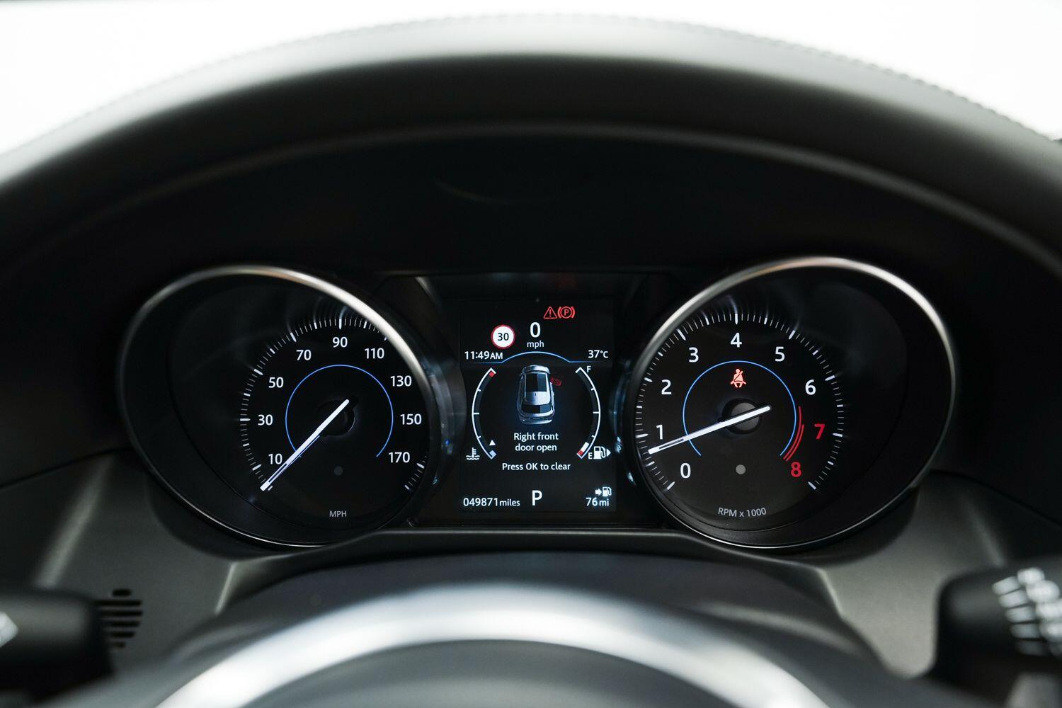 Jaguar XF view 27