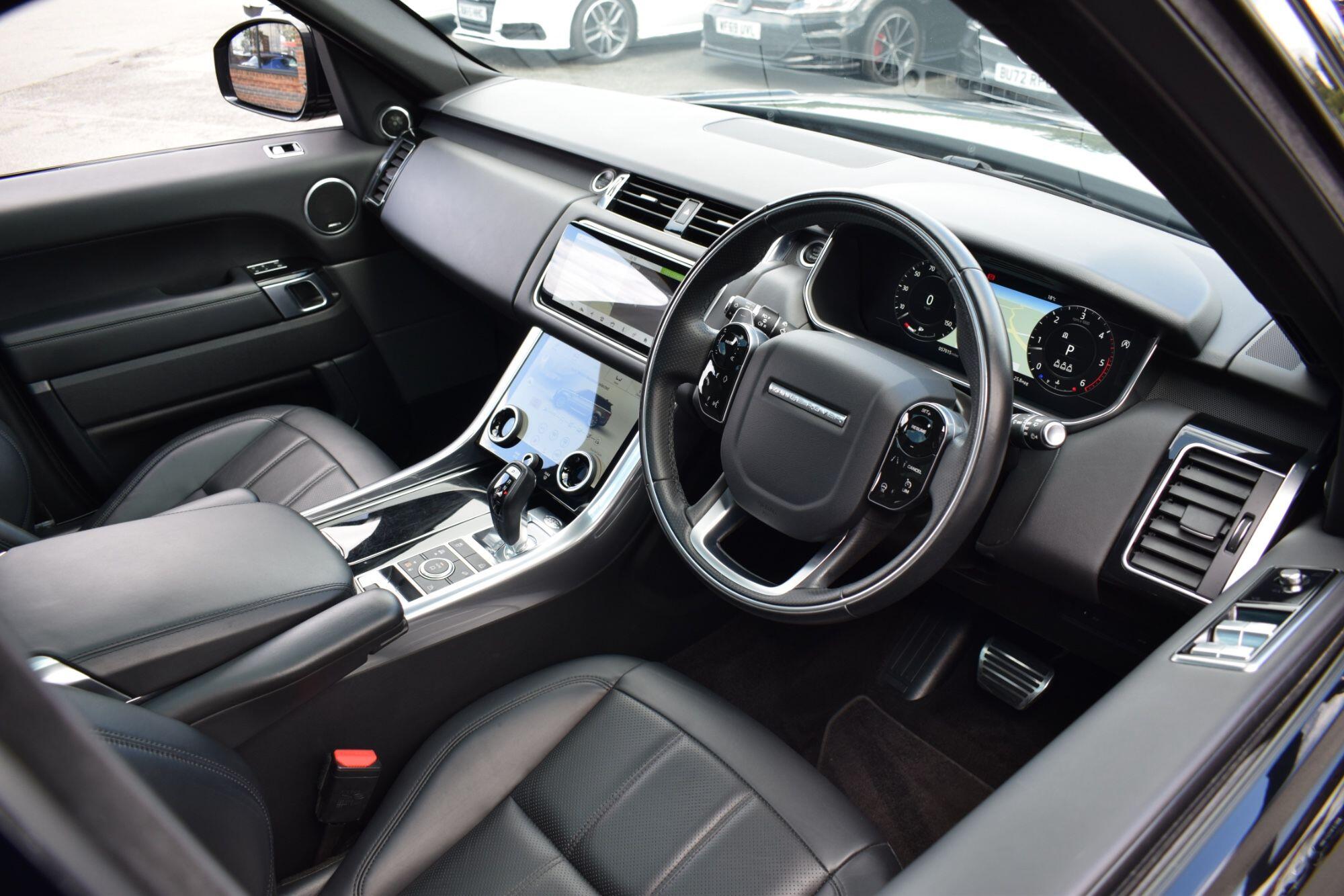 Land Rover Range Rover Sport view 3