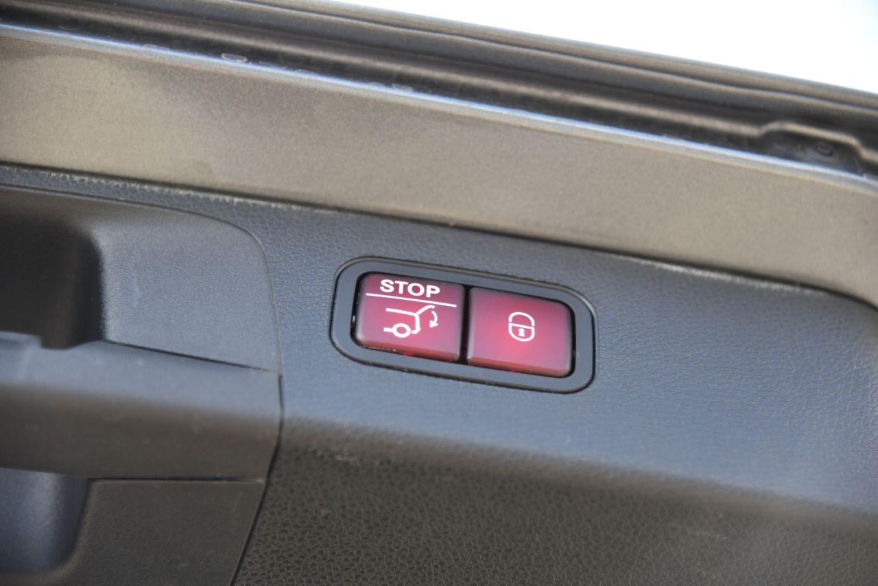 Mercedes-Benz E Class view 59