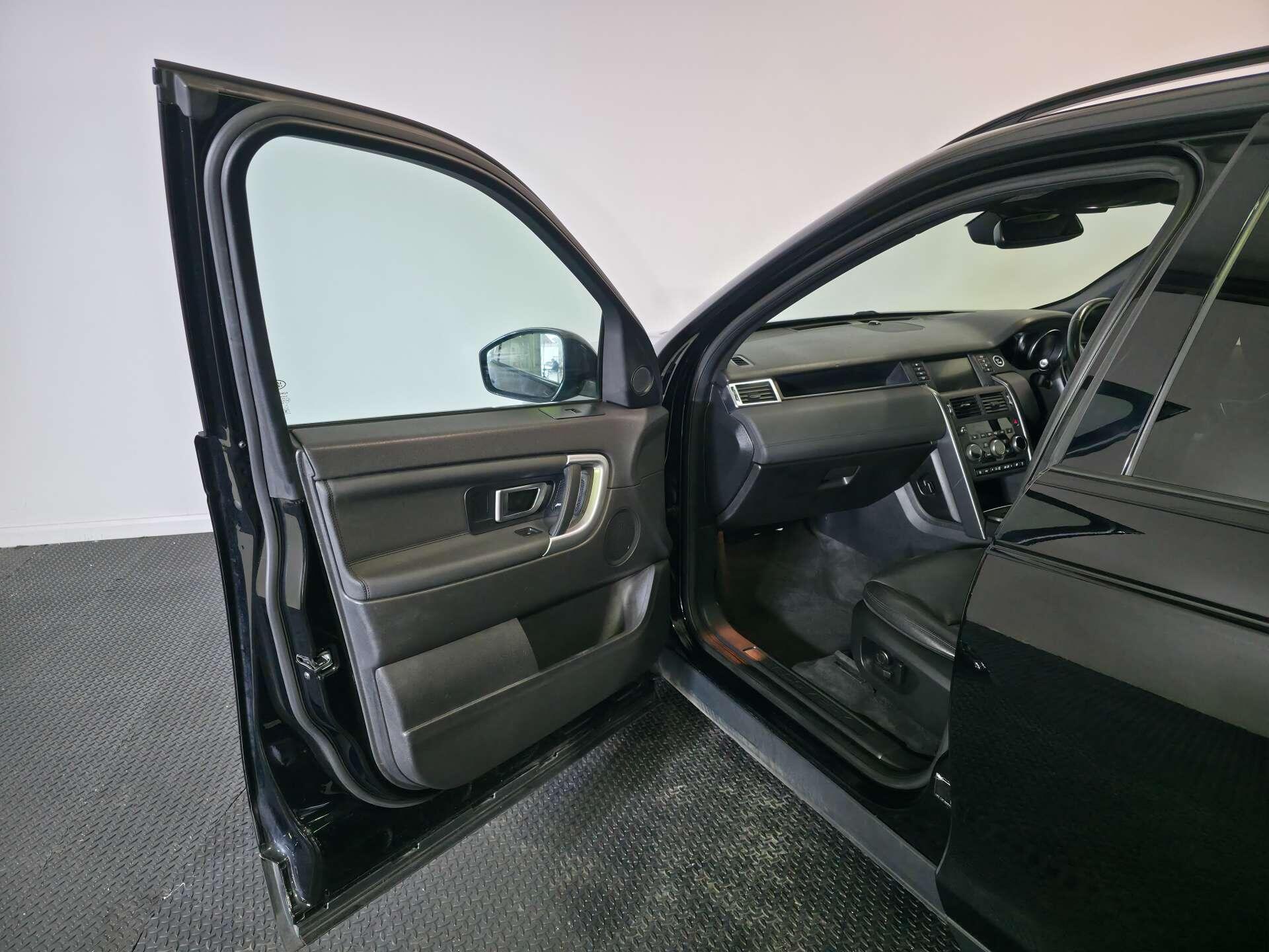Land Rover Discovery Sport view 62
