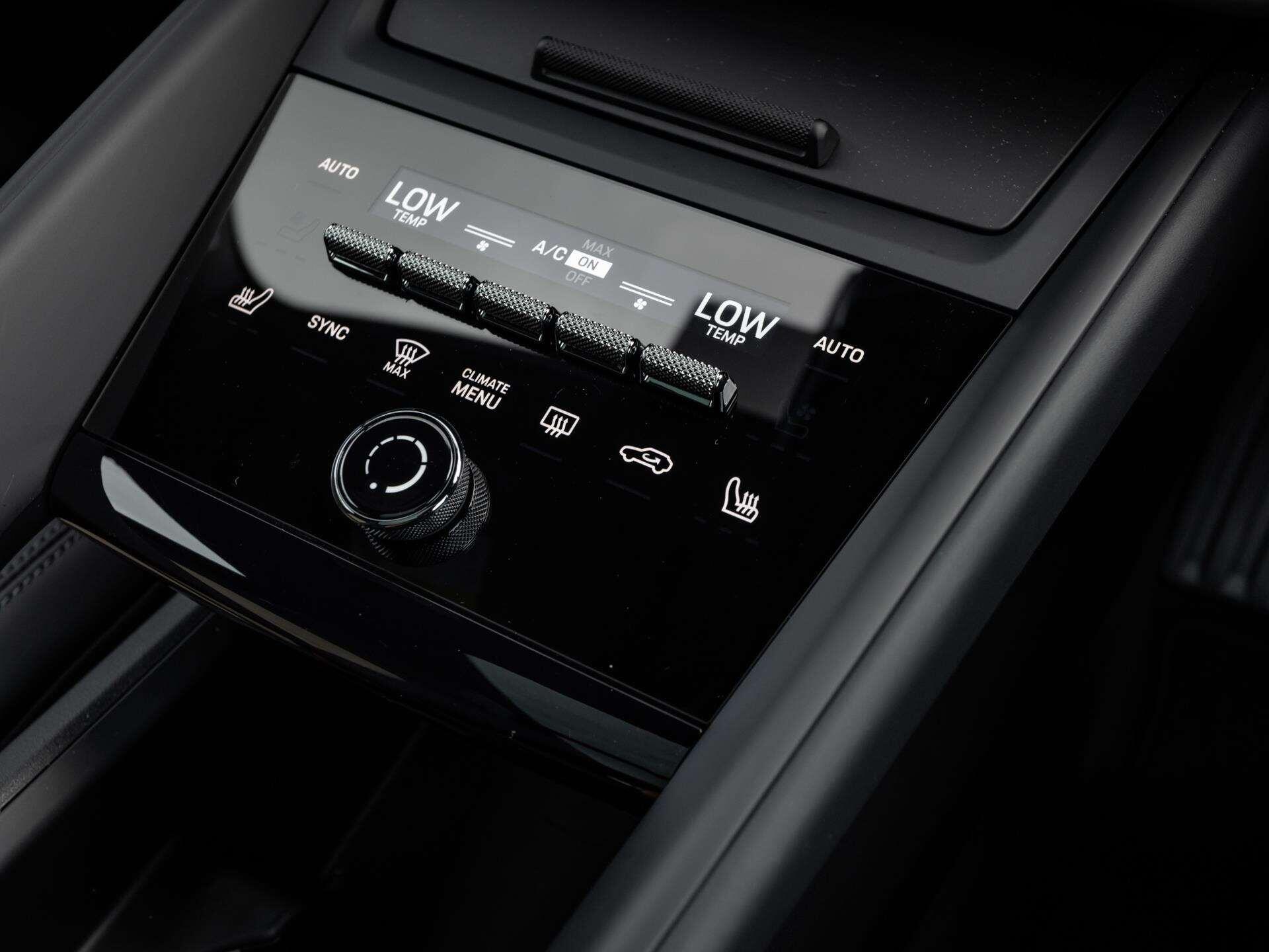 Porsche Macan view 27