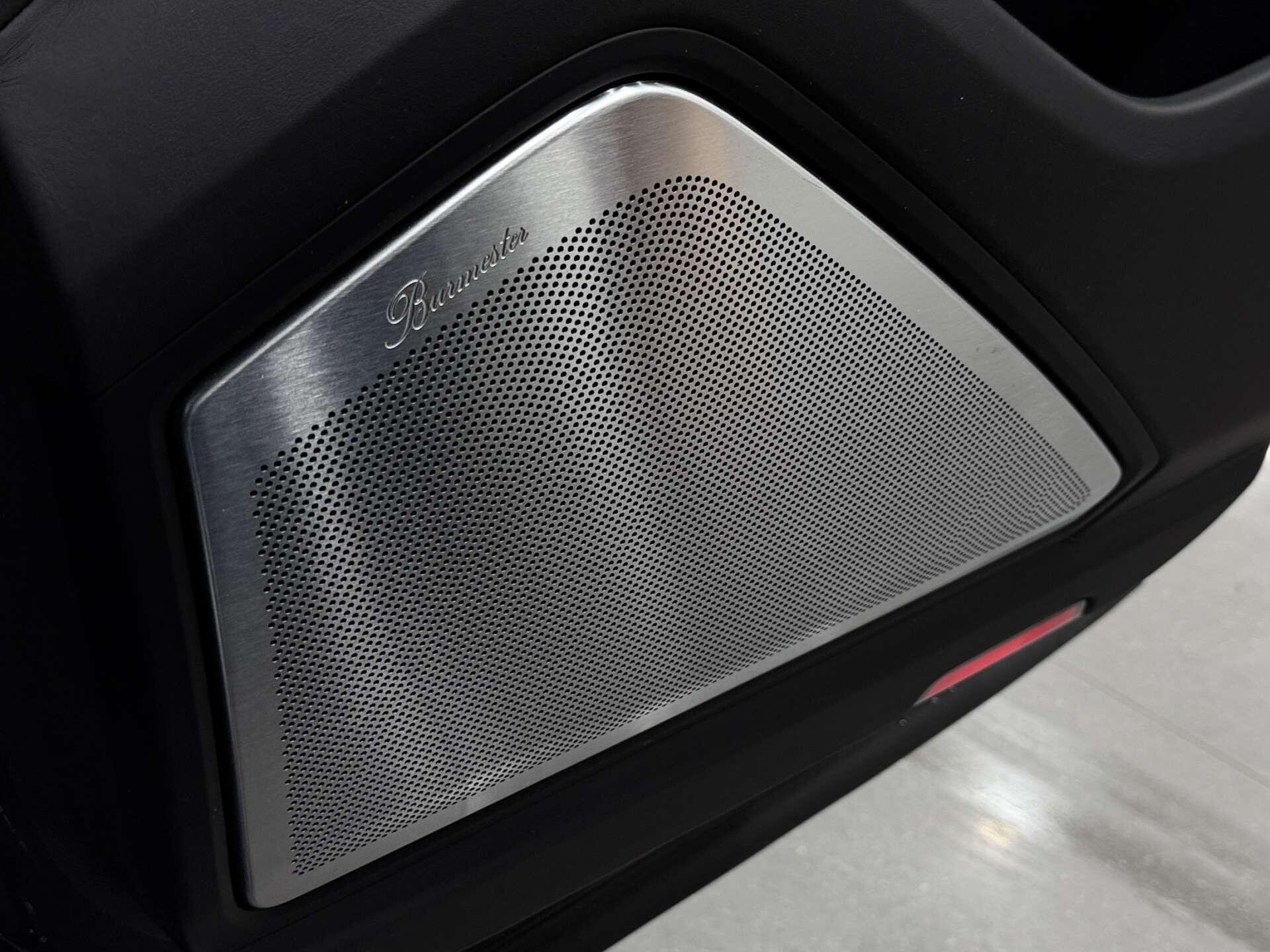 Porsche Cayenne view 39