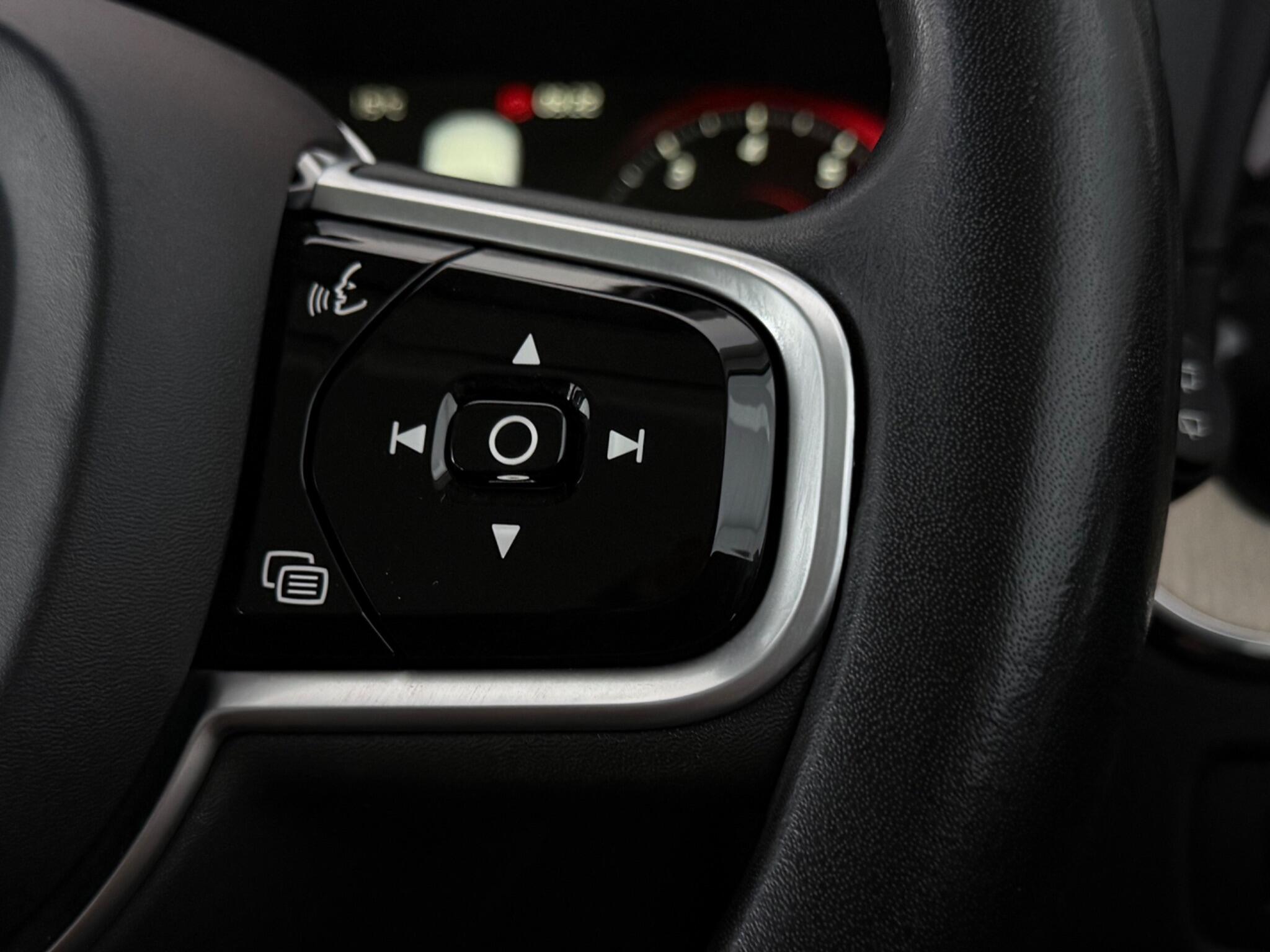 Volvo XC60 view 17