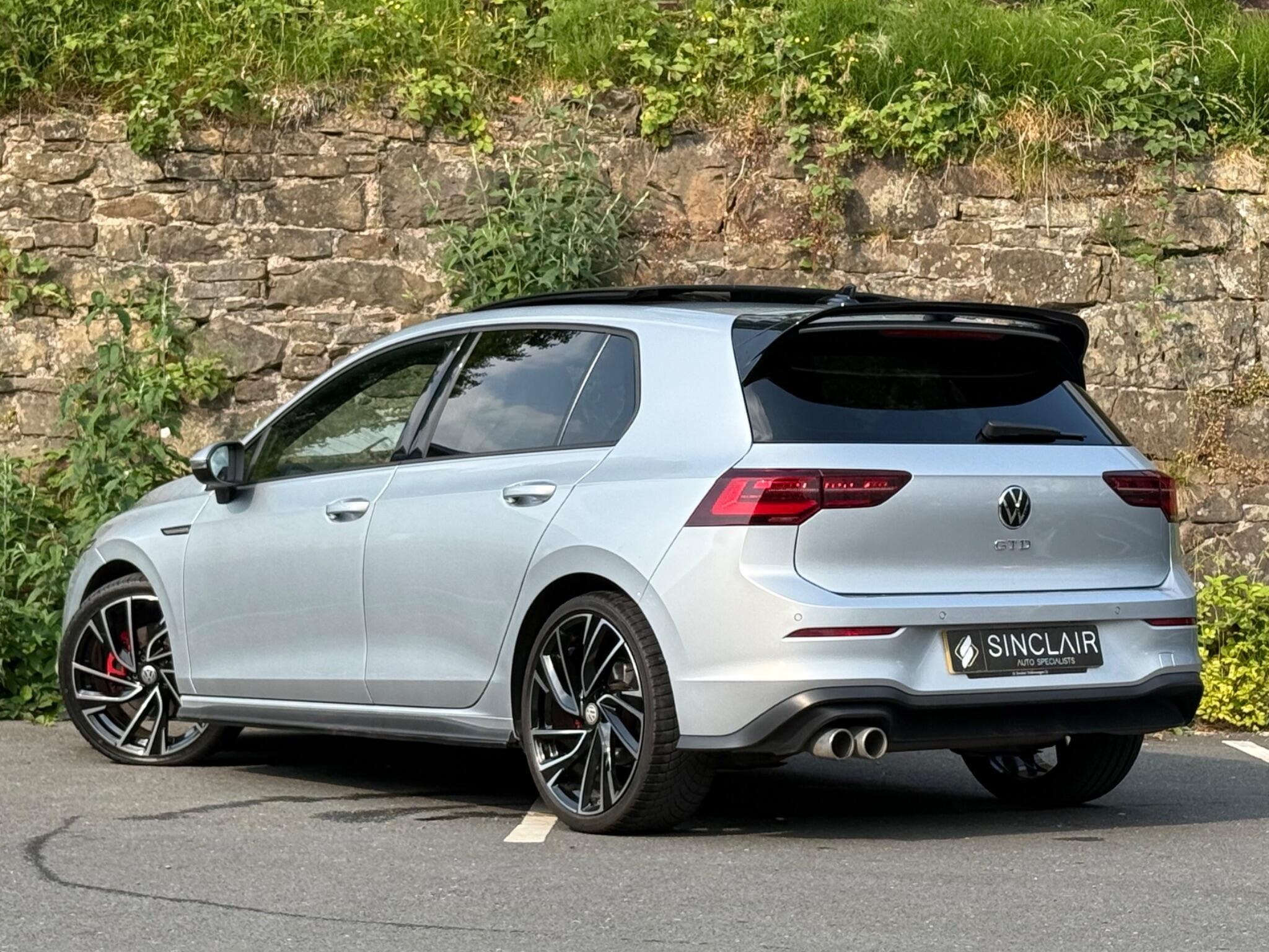 Volkswagen Golf view 4
