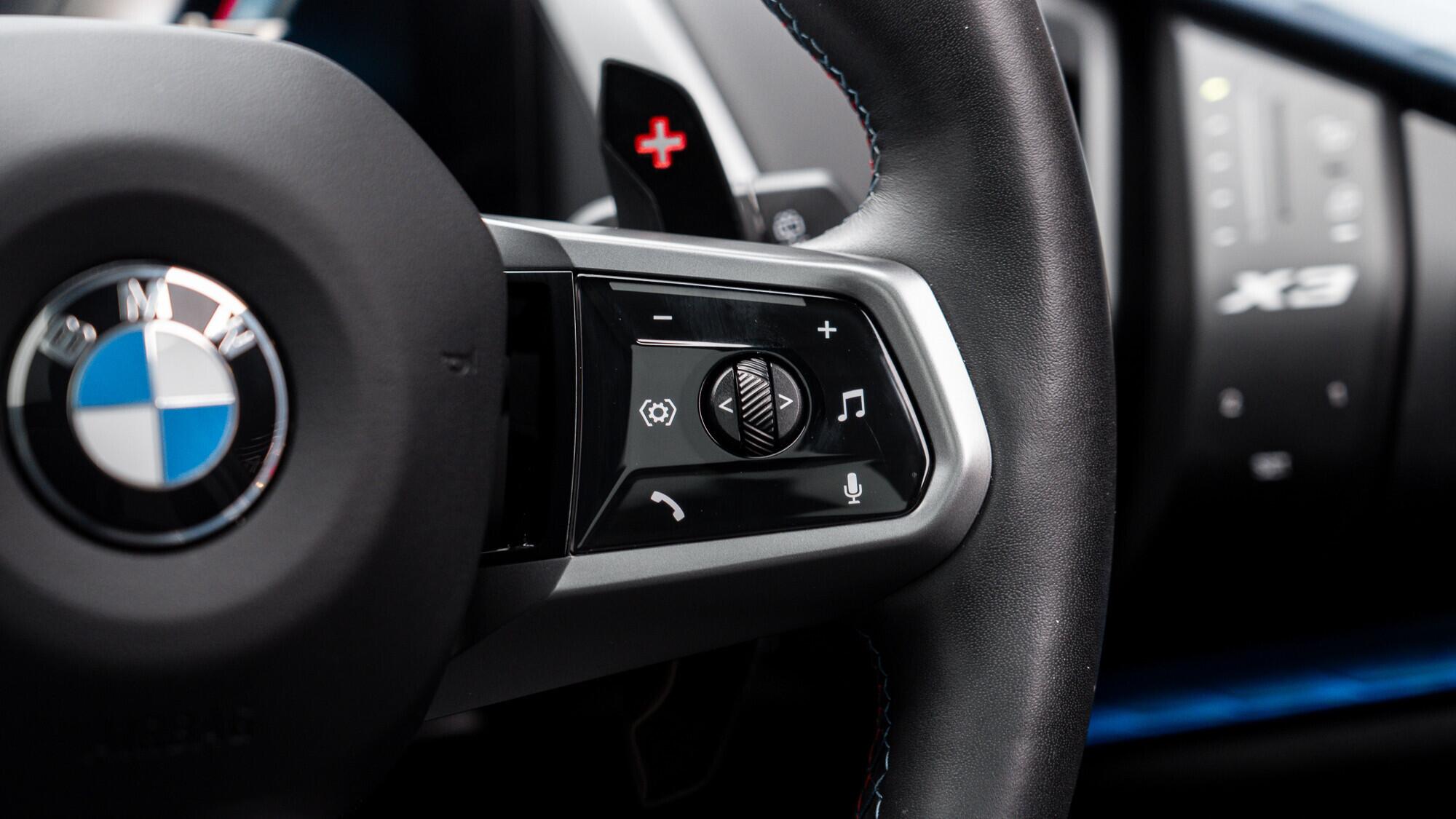 BMW X3 view 11