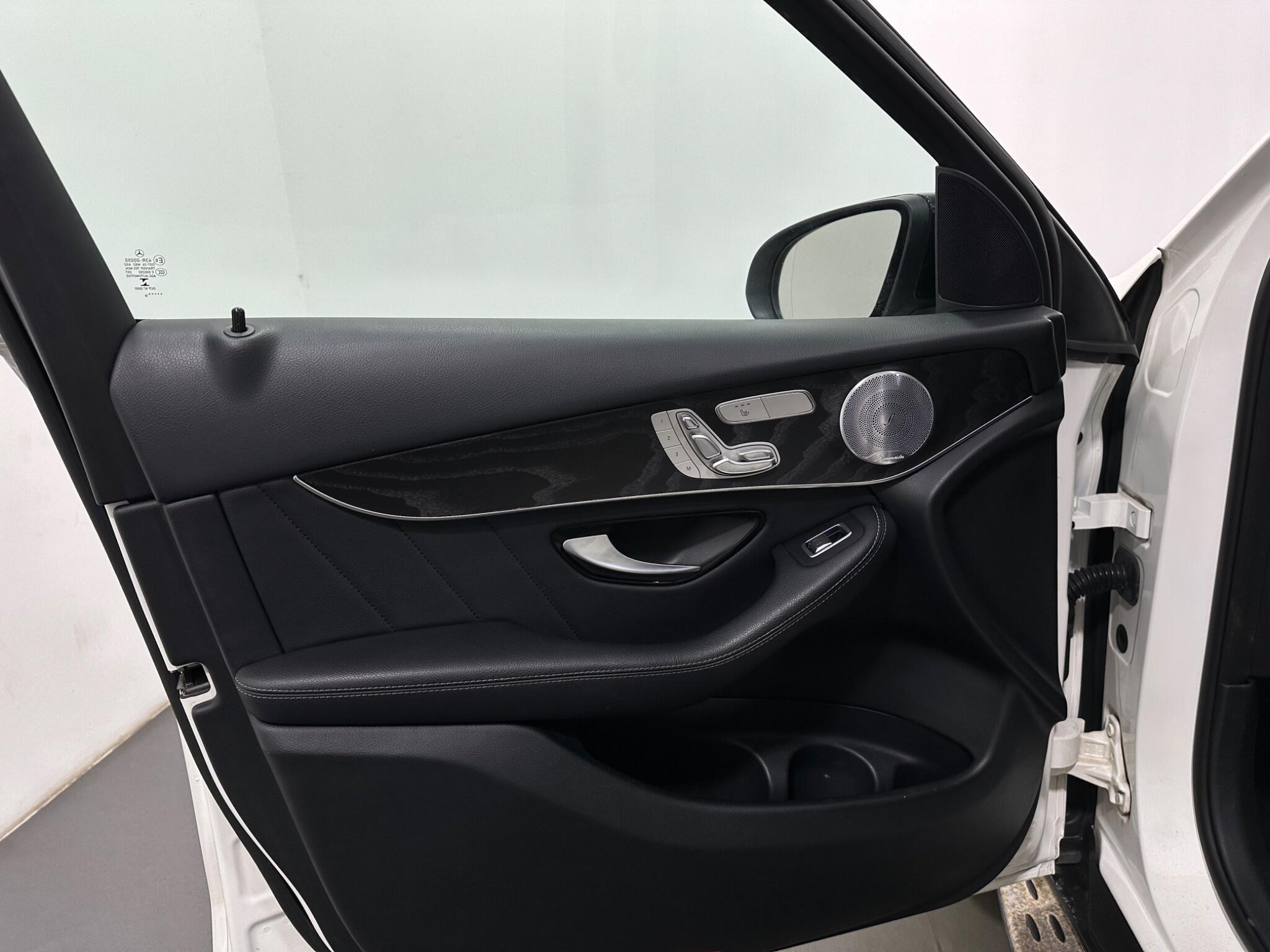 Mercedes-Benz GLC view 37