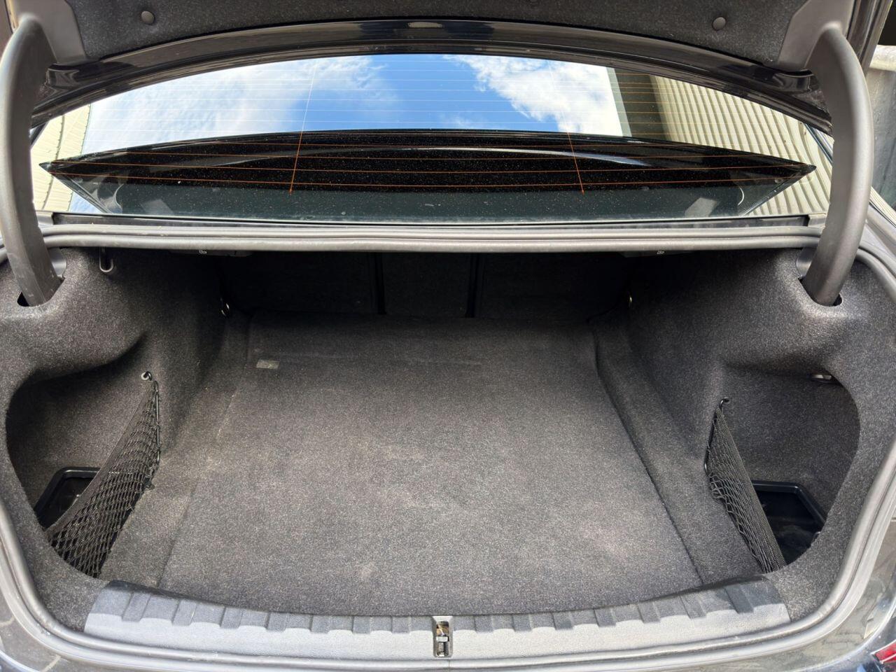 BMW 3 Series view 9
