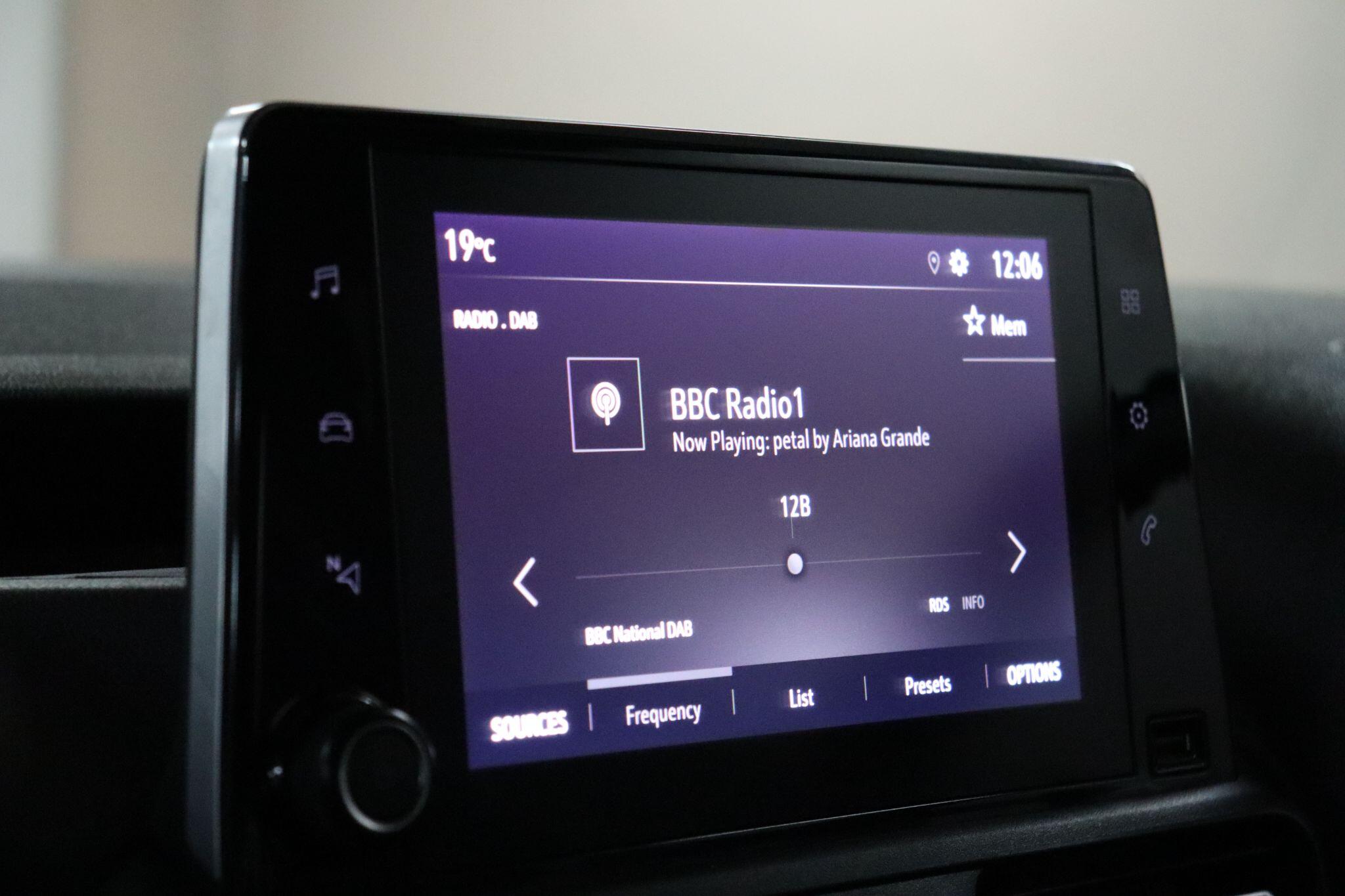 Vauxhall Combo Life view 39