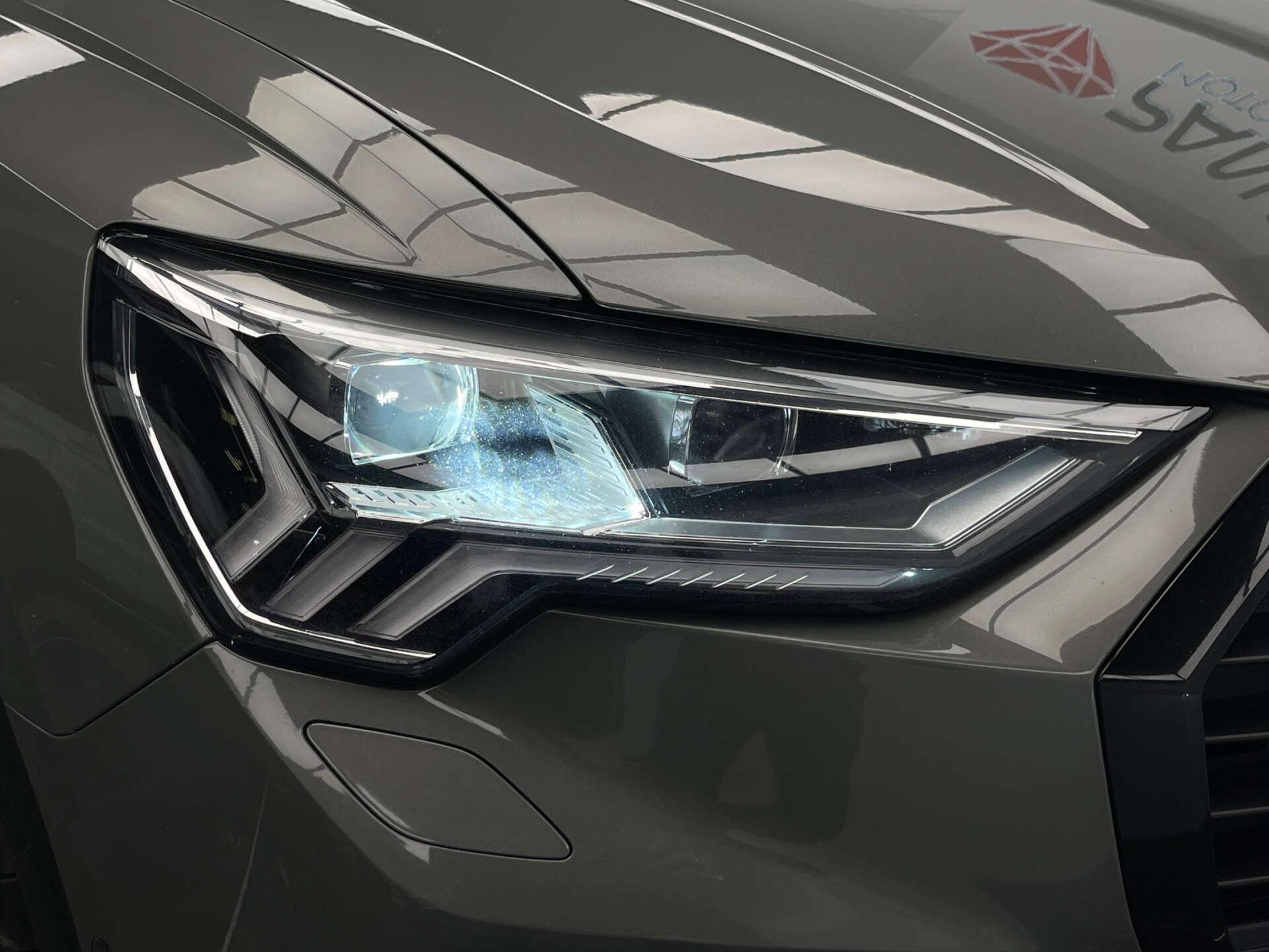 Audi Q3 view 7
