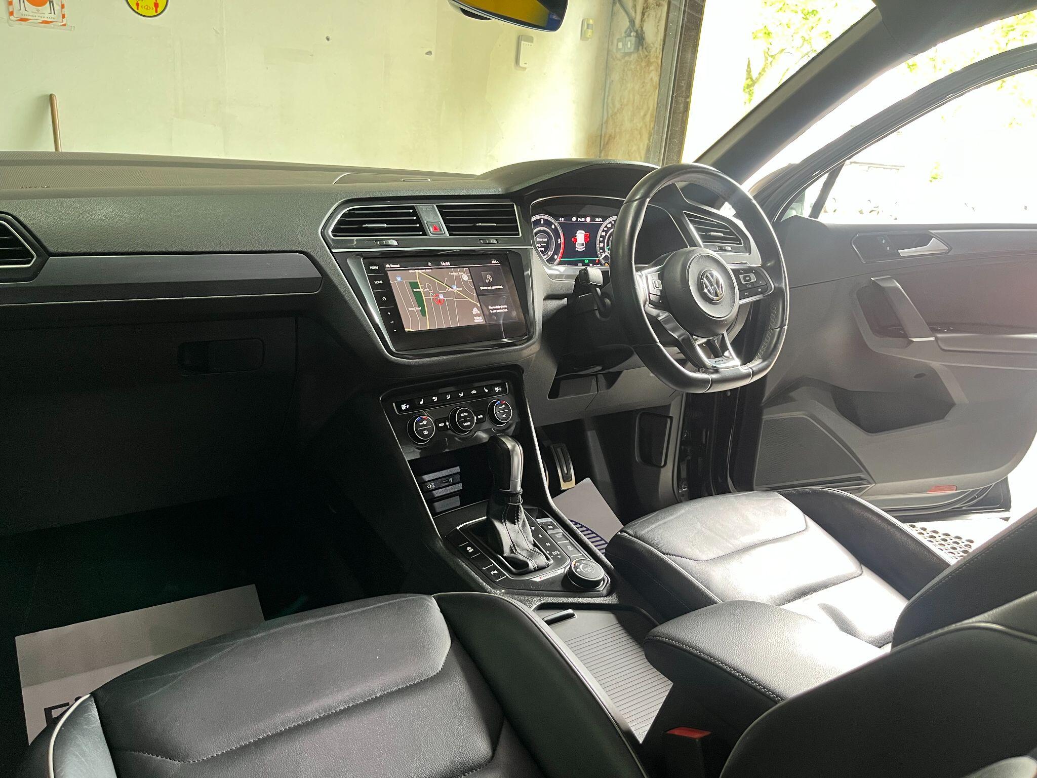 Volkswagen Tiguan view 14
