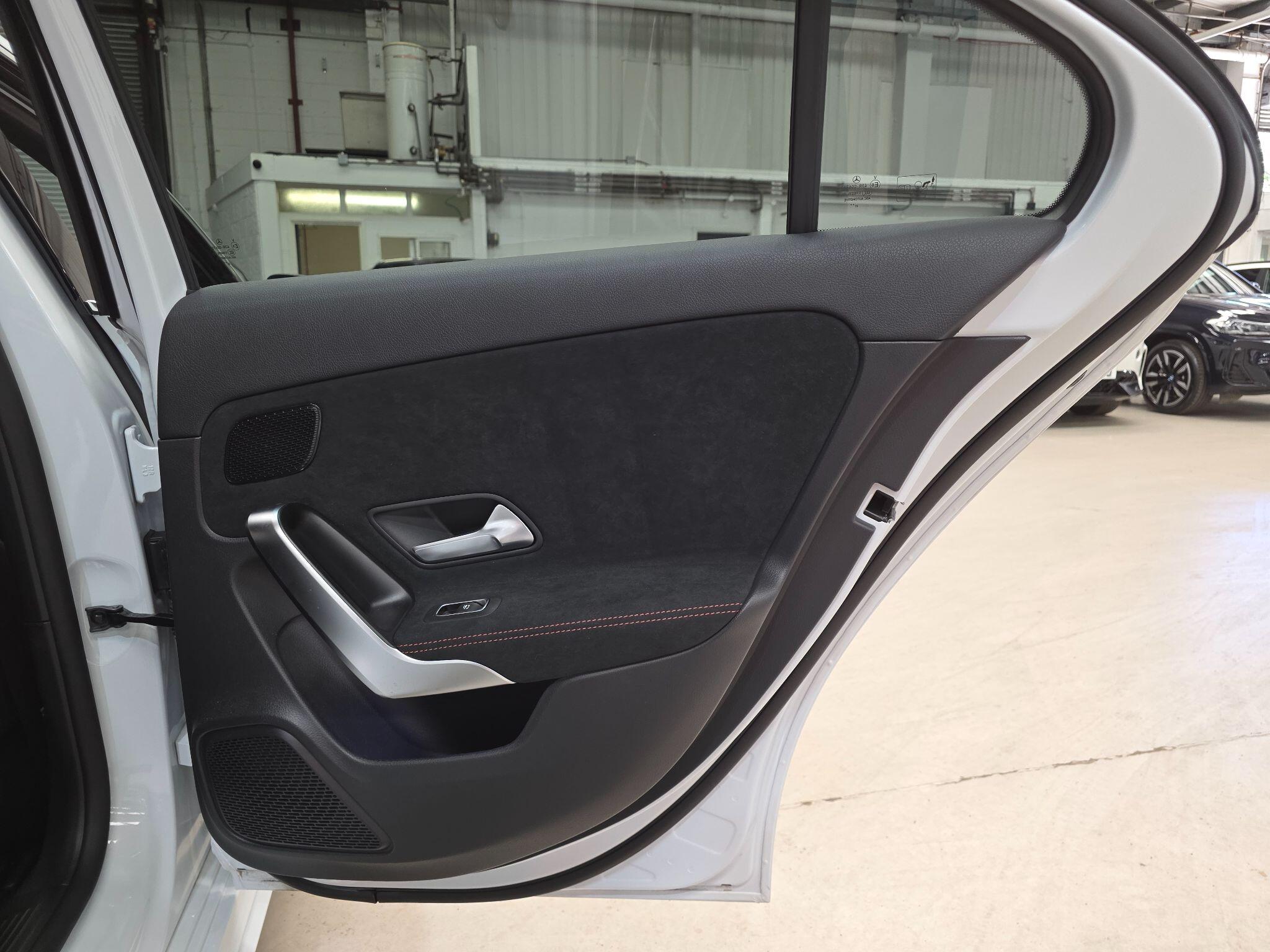 Mercedes-Benz A-Class view 25