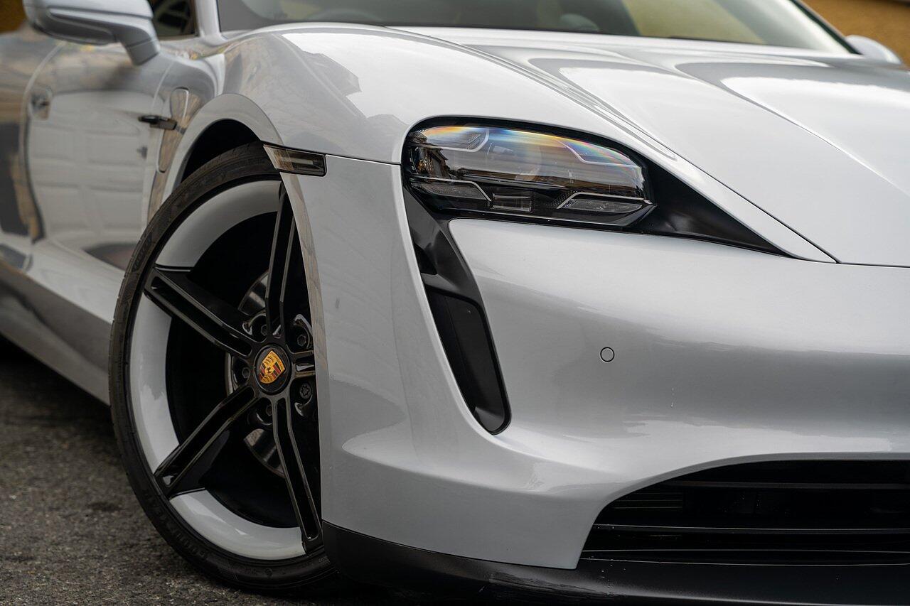 Porsche Taycan view 20