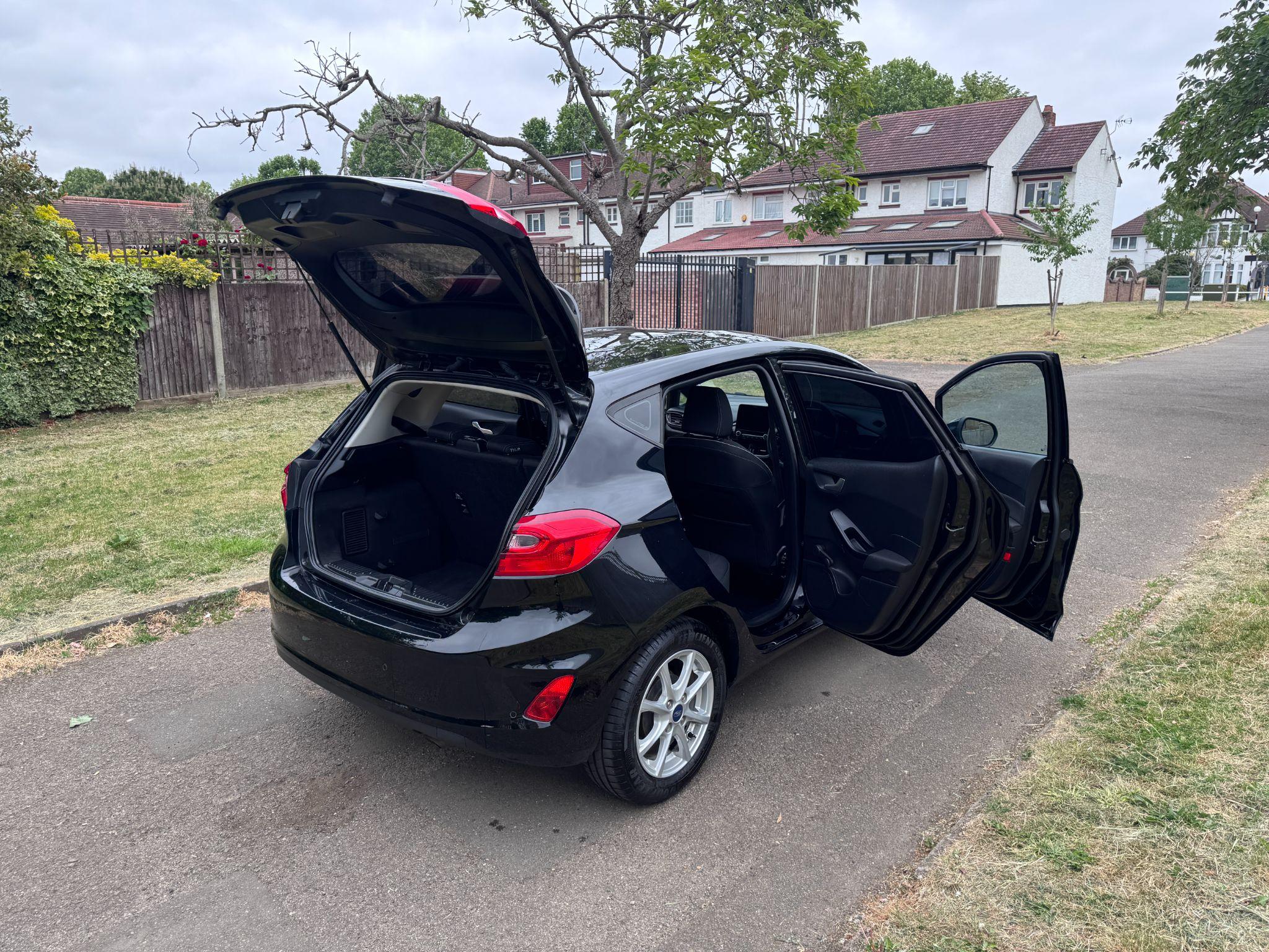2018 Ford Fiesta image 45