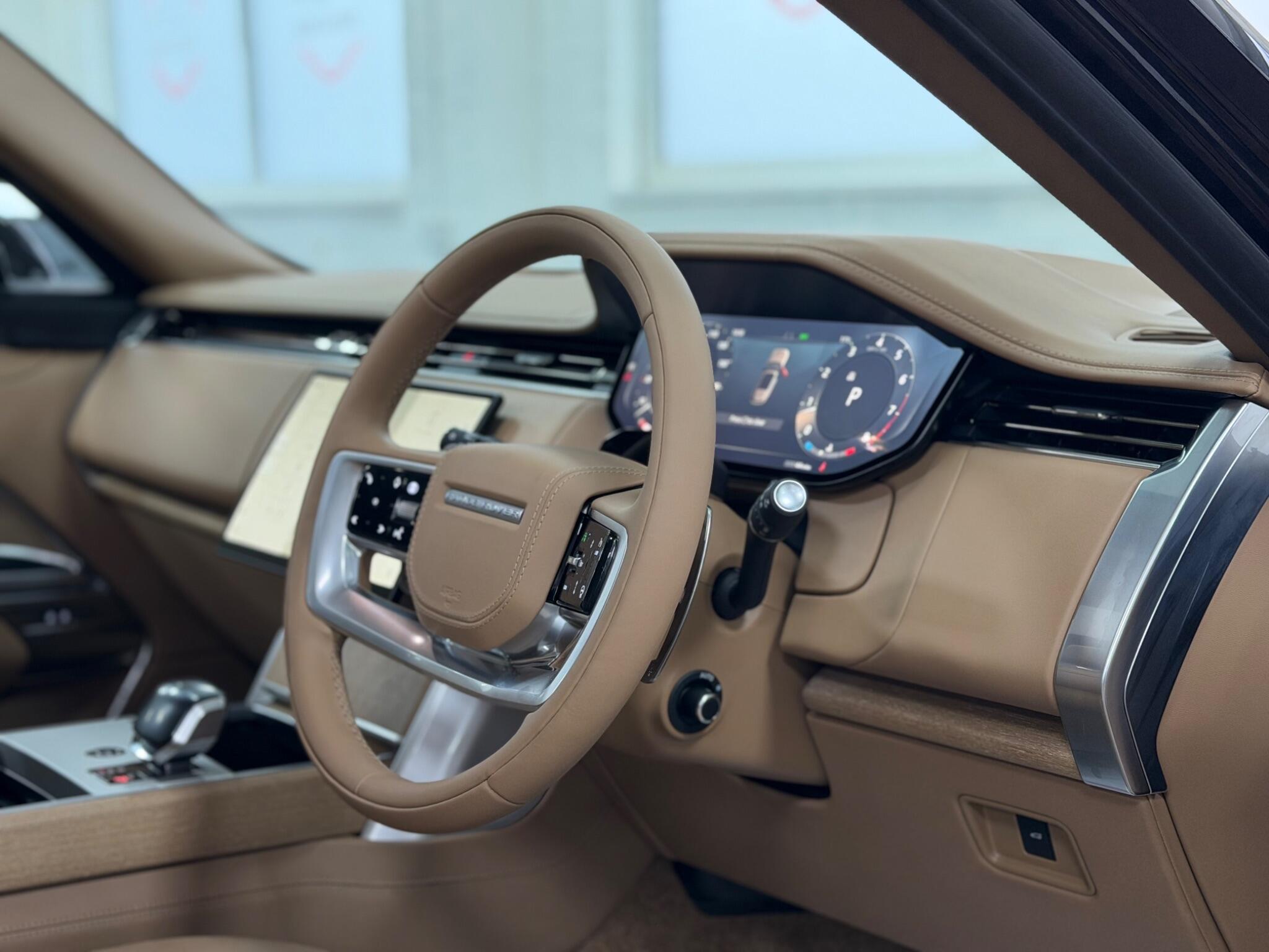 Land Rover Range Rover view 9