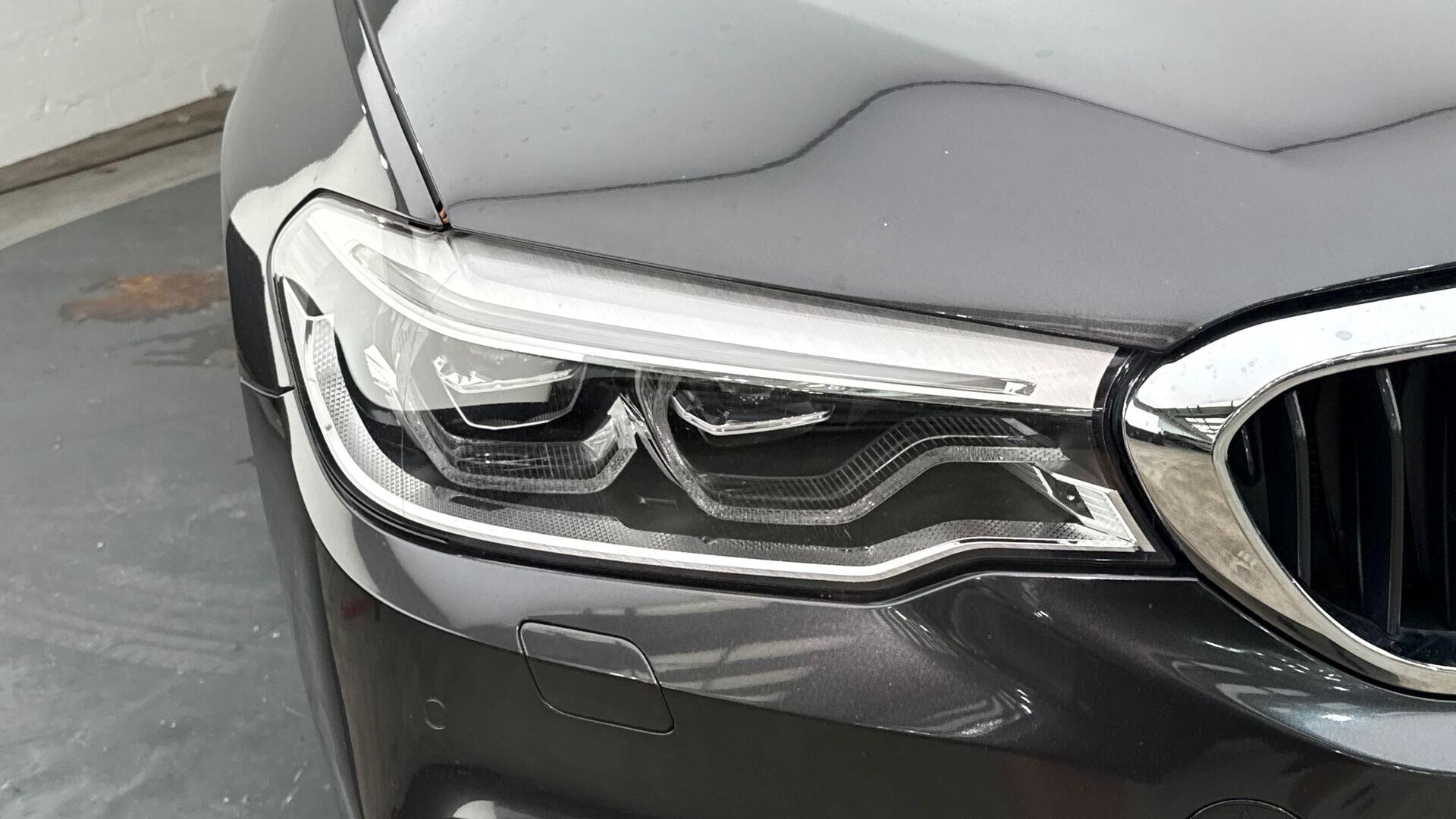 BMW 5 Series view 24