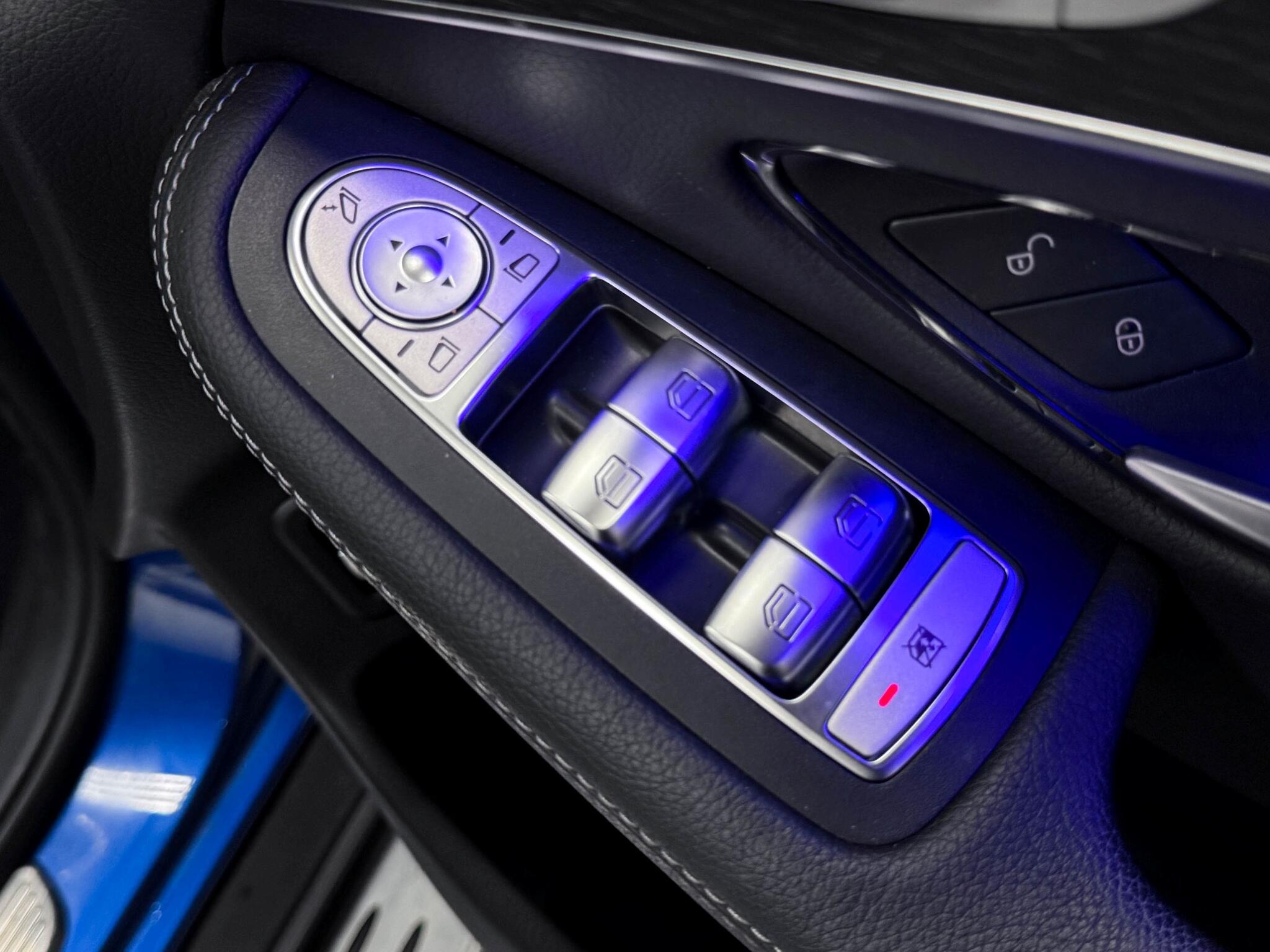 Mercedes-Benz GLC view 27