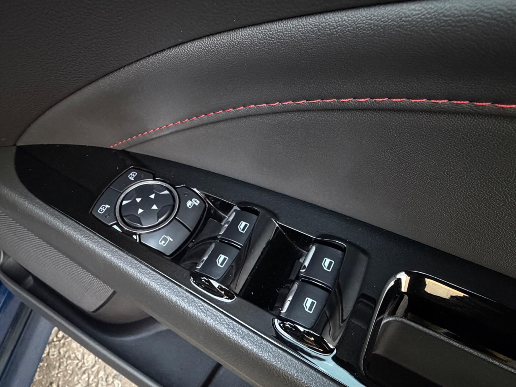 Ford Mondeo view 88