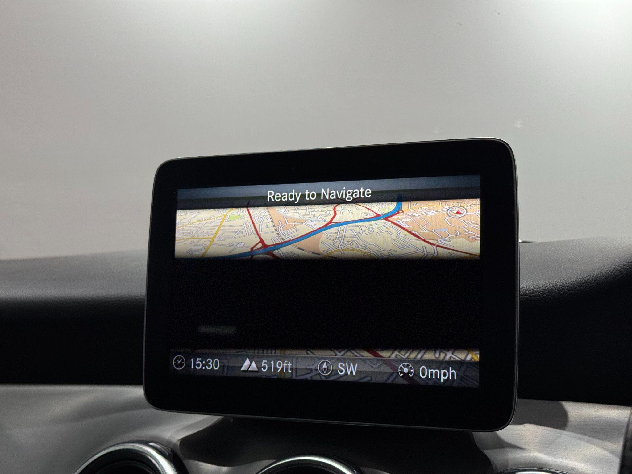 Mercedes-Benz Gla view 33