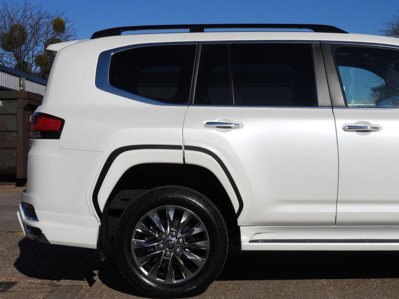 Toyota Land Cruiser view 48
