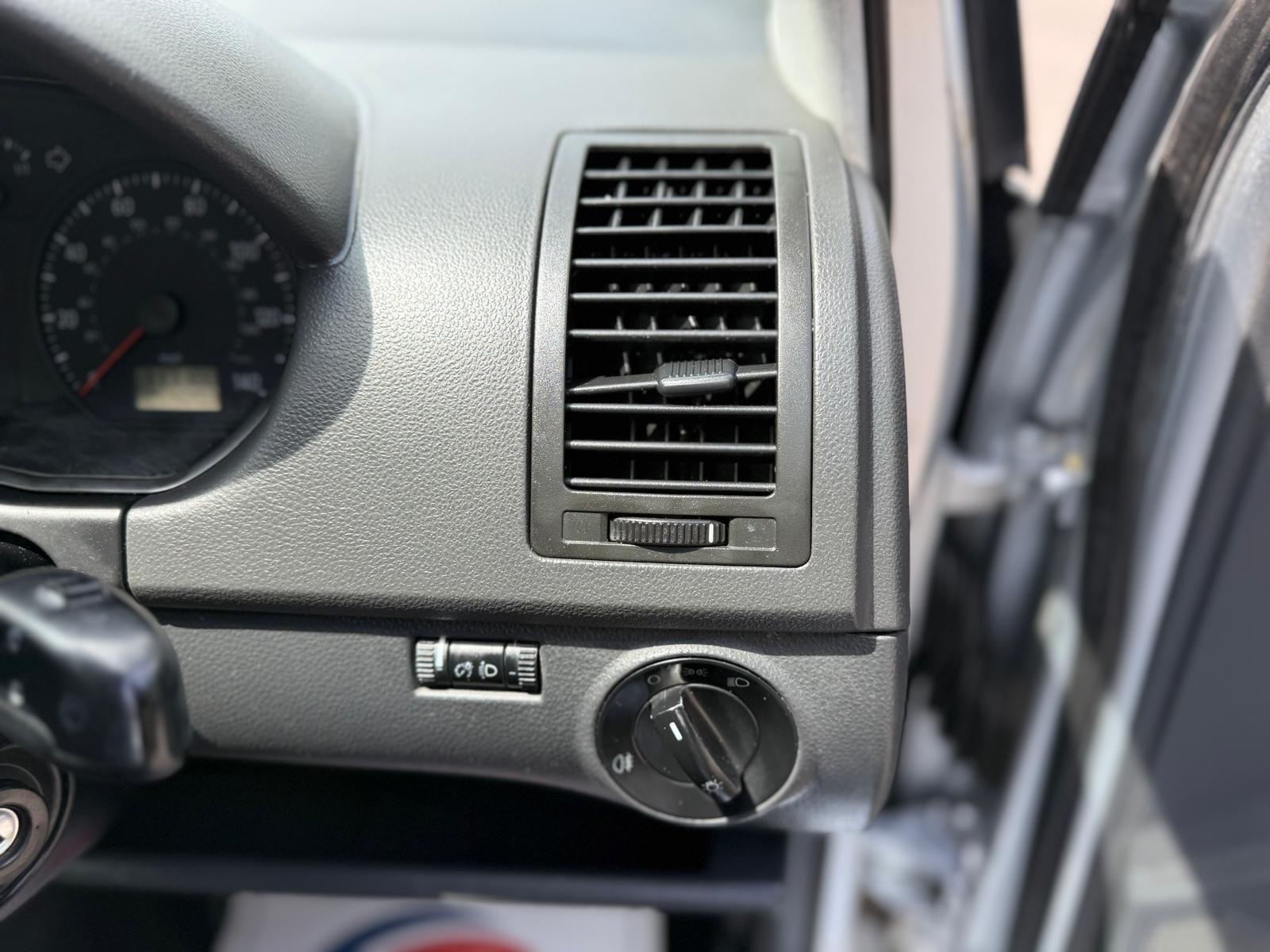 Volkswagen Polo view 40