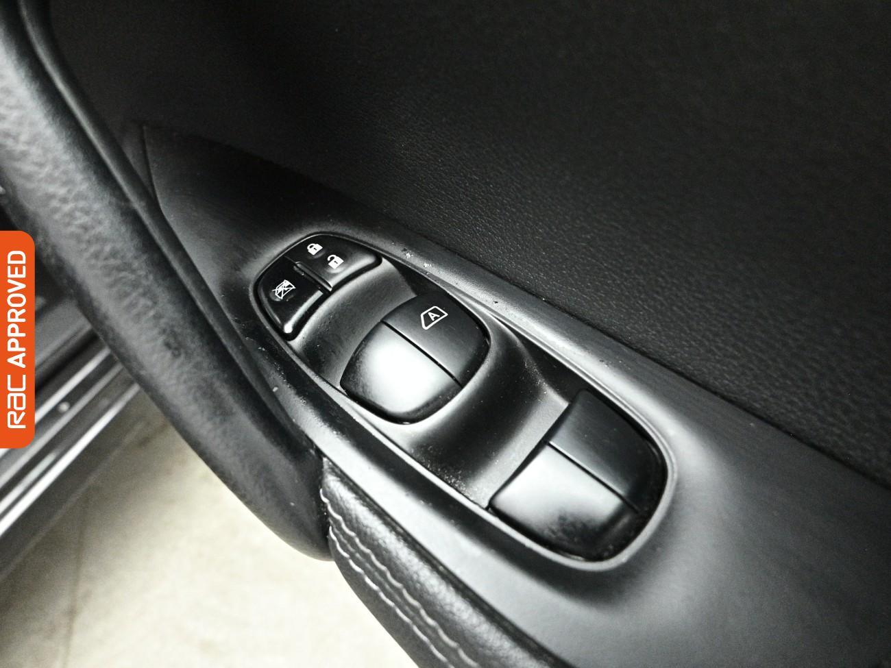 Nissan Qashqai view 25