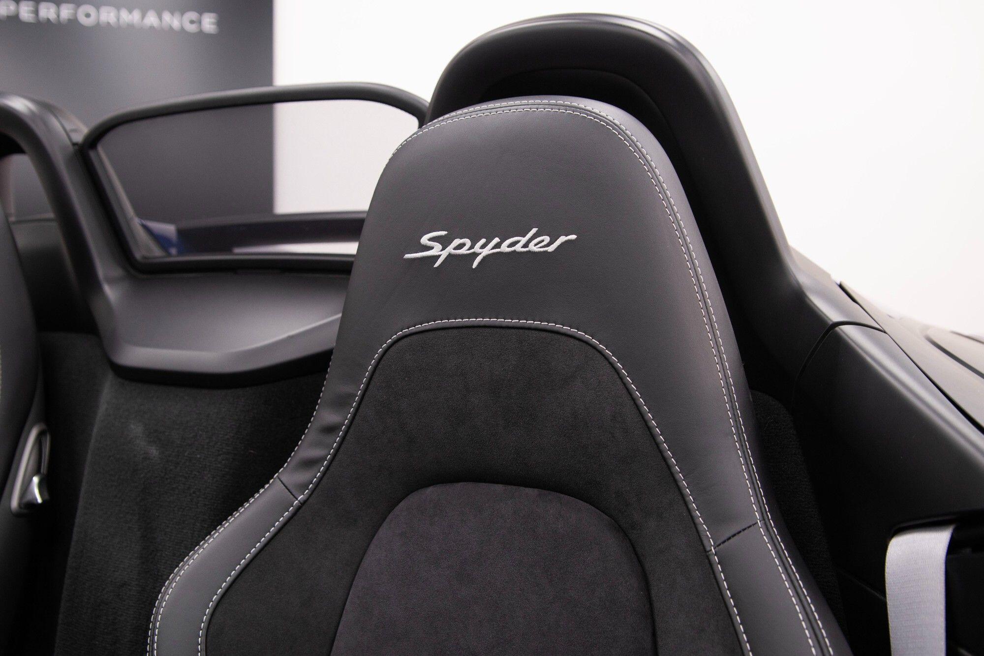 Porsche 718 Spyder view 36