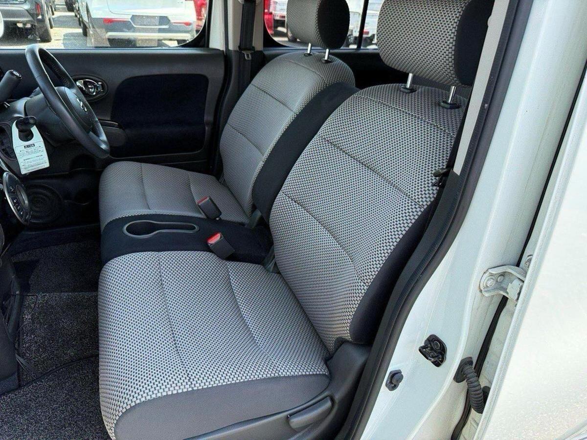 Nissan Cube view 2
