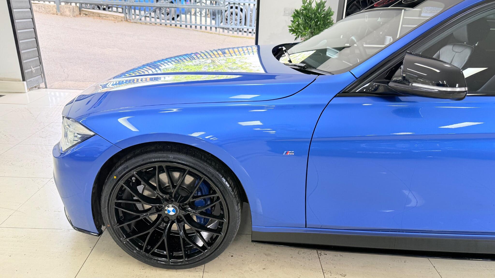 BMW 3 Series view 35