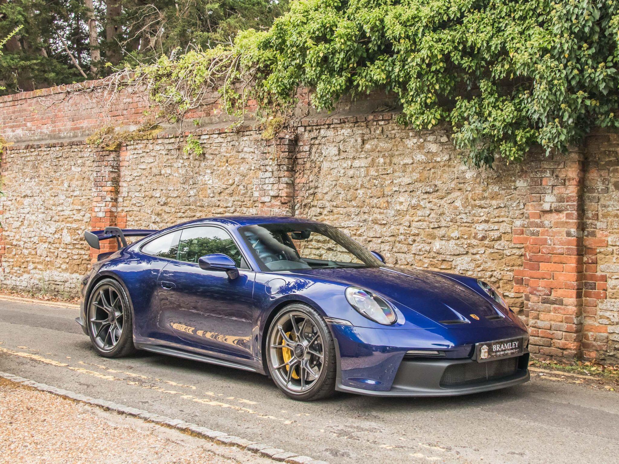 Porsche 911 view 13
