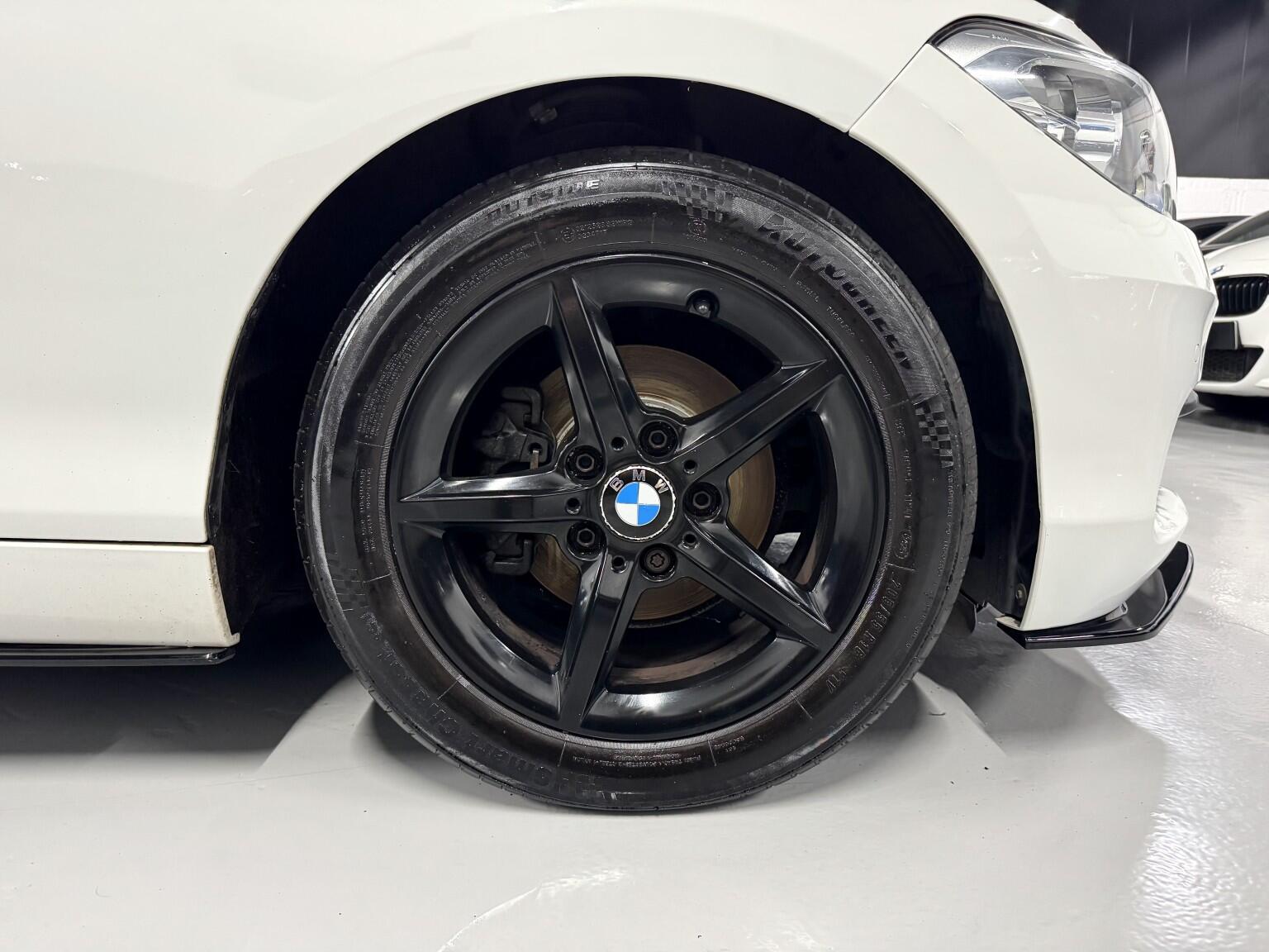 BMW 1 Series view 4
