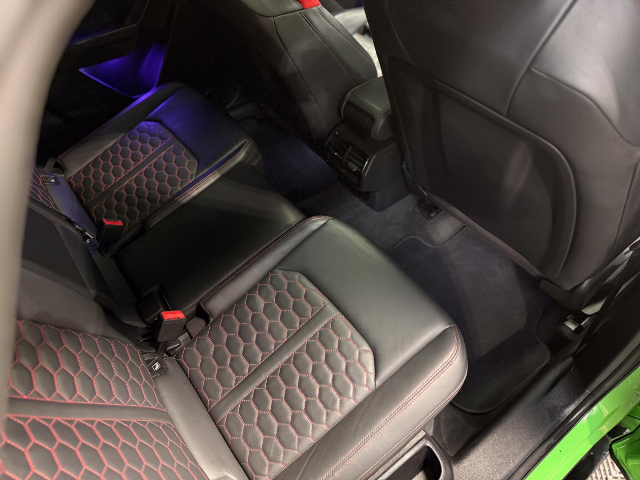 Audi RS Q3 view 30