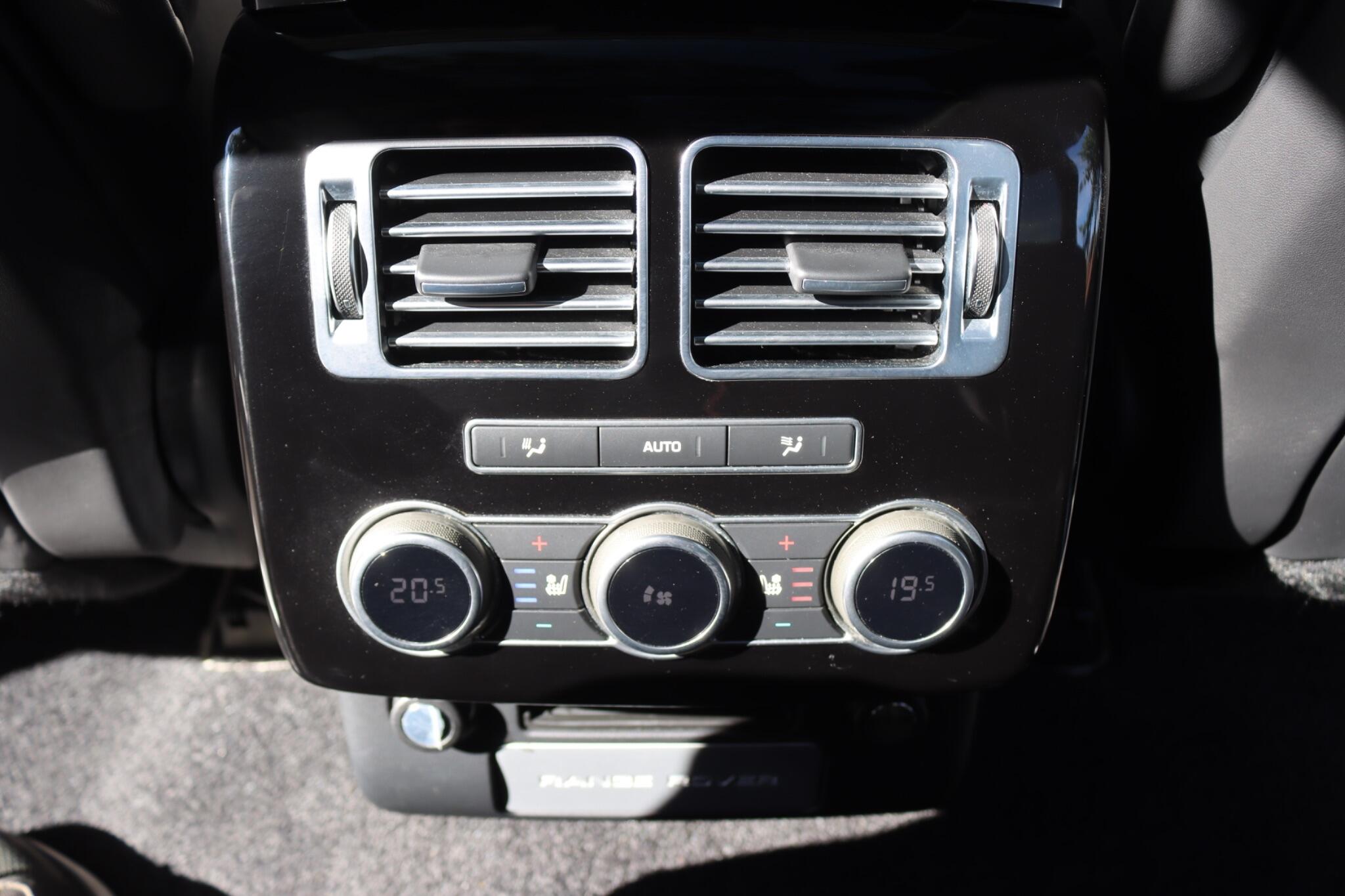 Land Rover Range Rover view 64