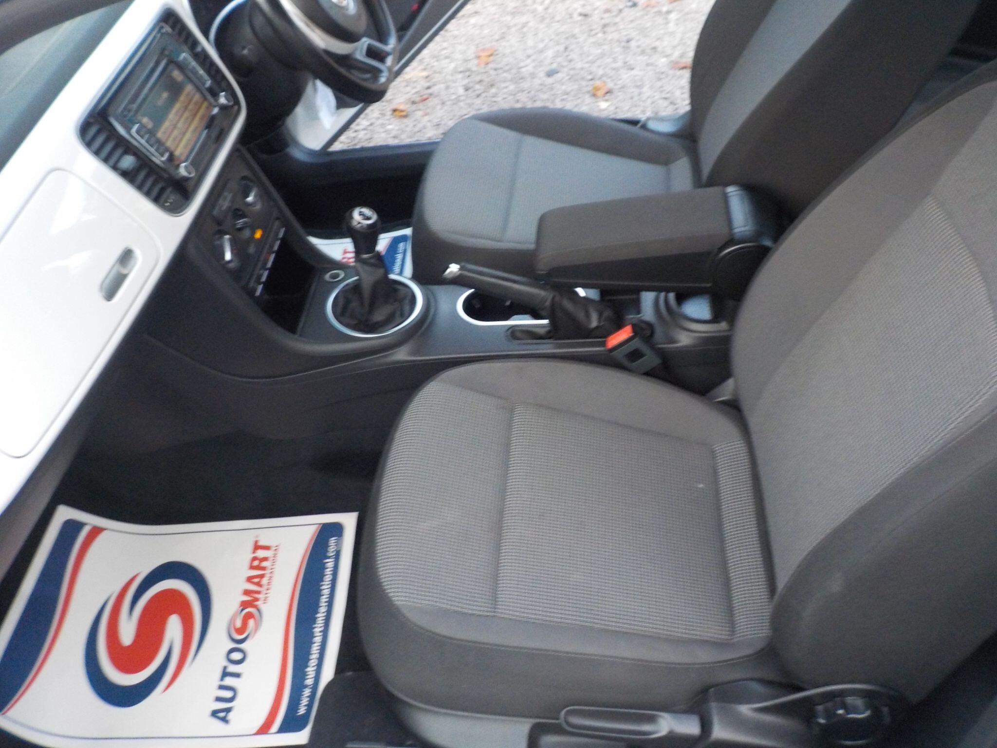 Volkswagen Beetle 1.6 TDI BlueMotion Tech Design Euro 5 (s/s) 3dr