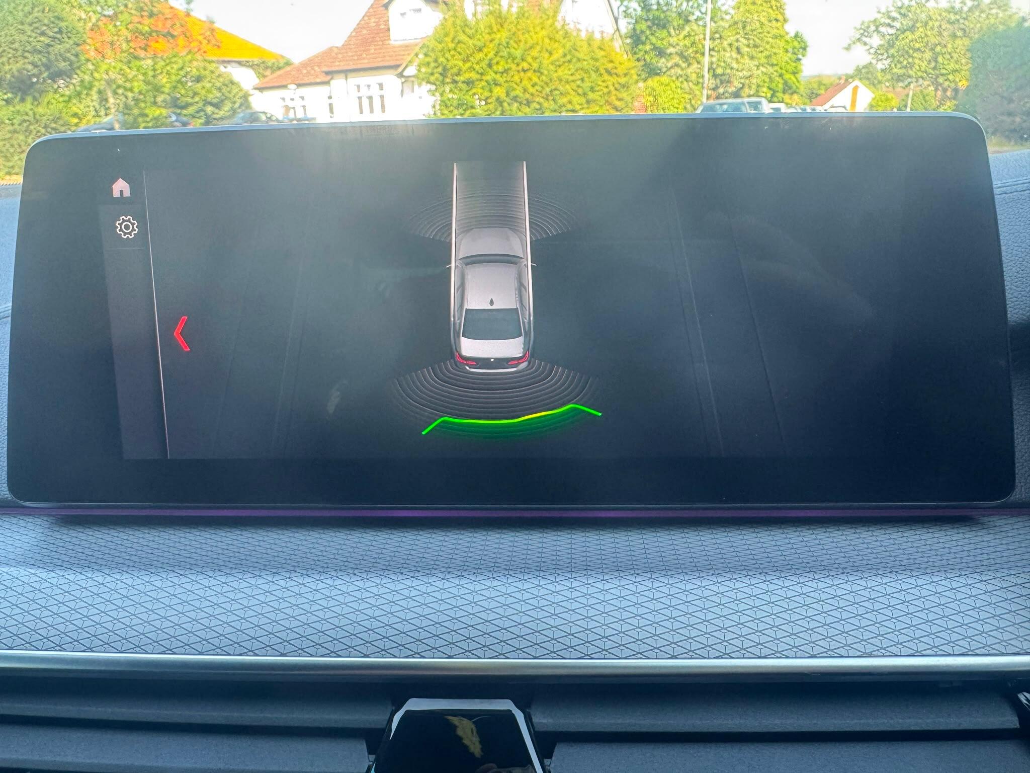 BMW 5 Series view 37