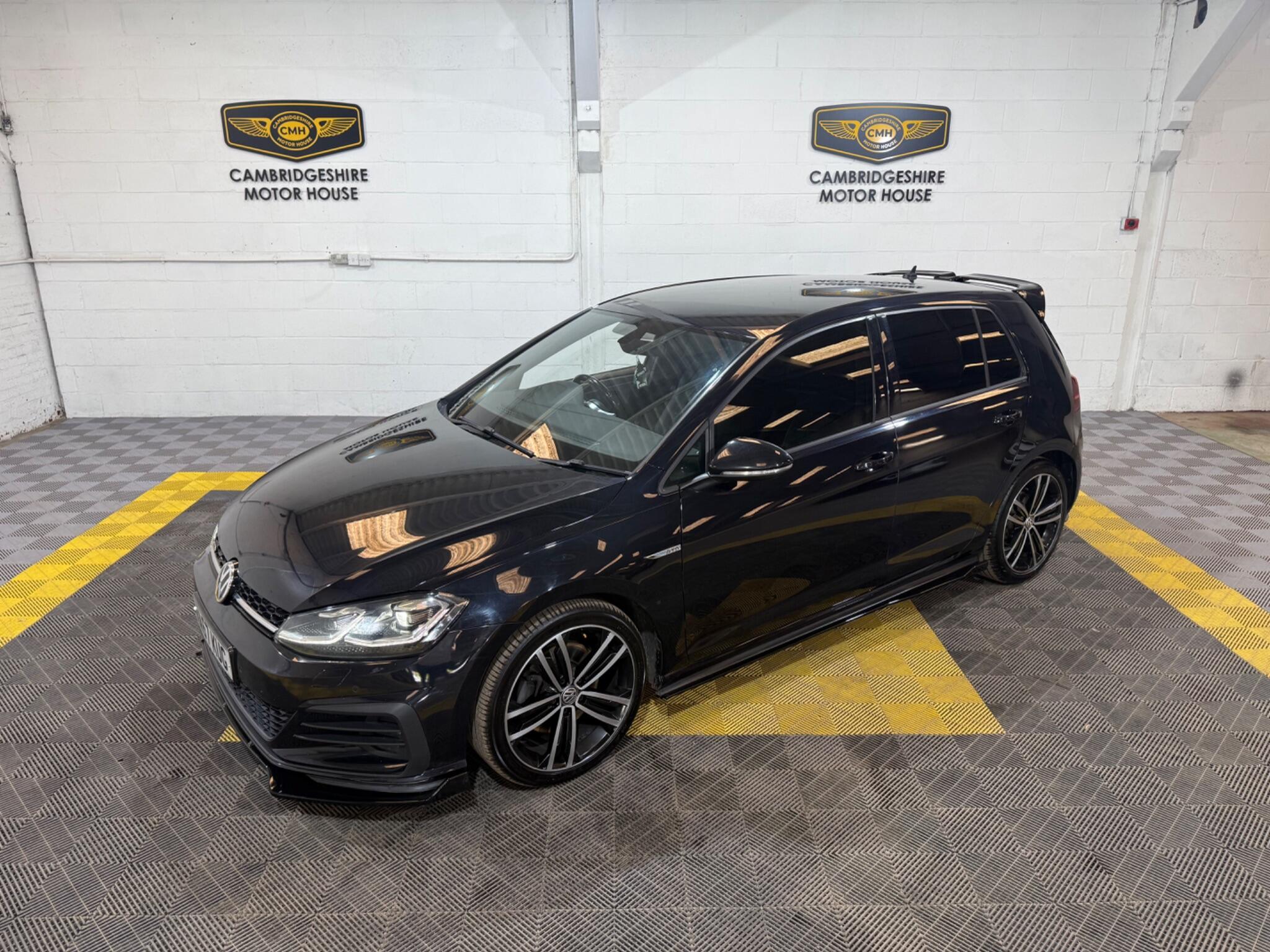 Volkswagen Golf view 3