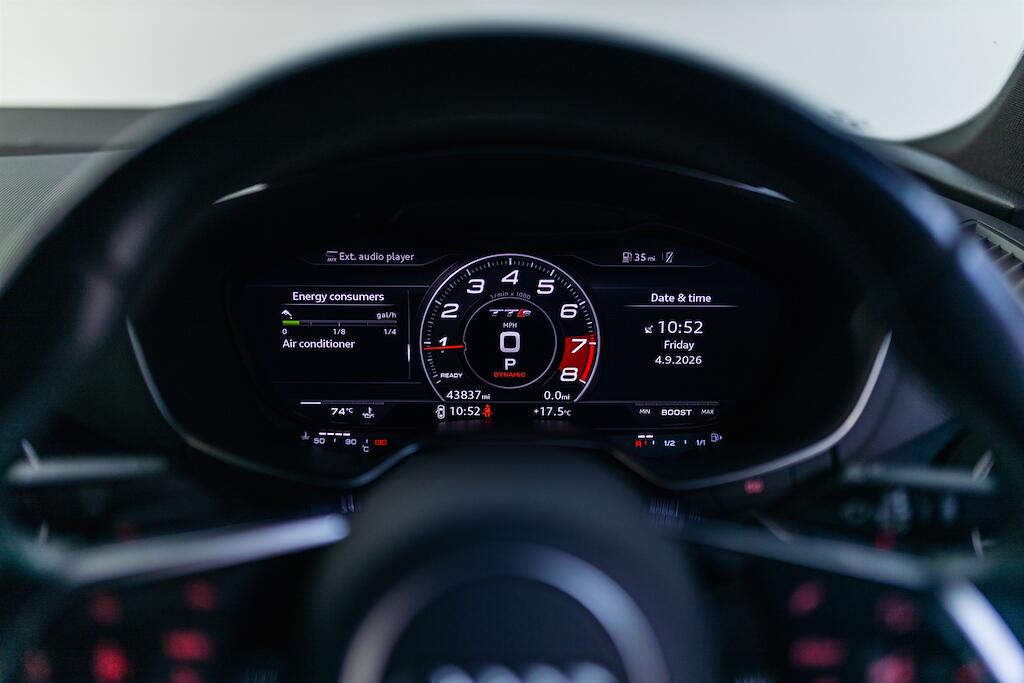 Audi TTS view 21